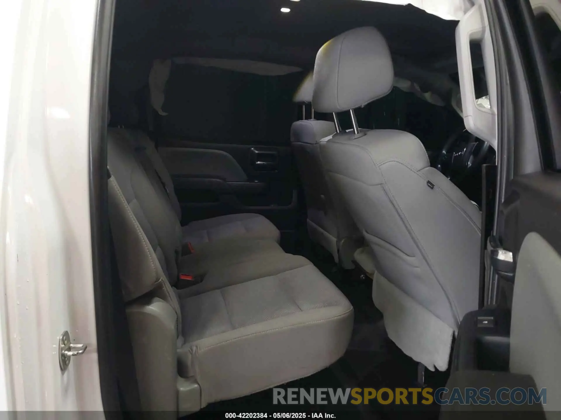 8 fotografías del automóvil dañado 1GT12NEY8KF234753 GMC SIERRA 2500HD 2019