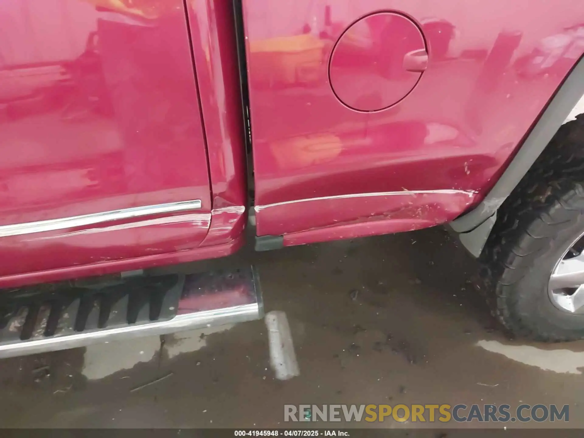 17 fotografías del automóvil dañado 1GT12REG4KF277677 GMC SIERRA 2500HD 2019