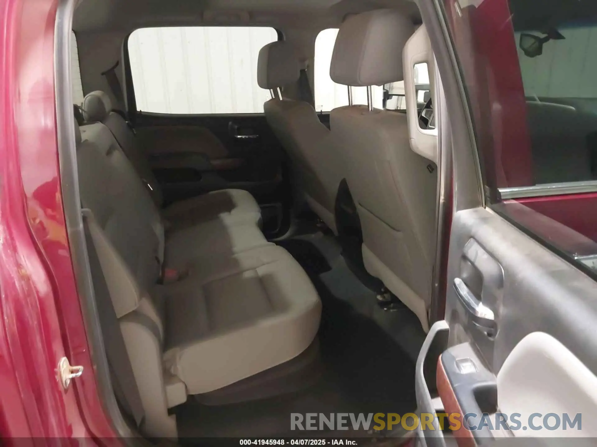 8 fotografías del automóvil dañado 1GT12REG4KF277677 GMC SIERRA 2500HD 2019