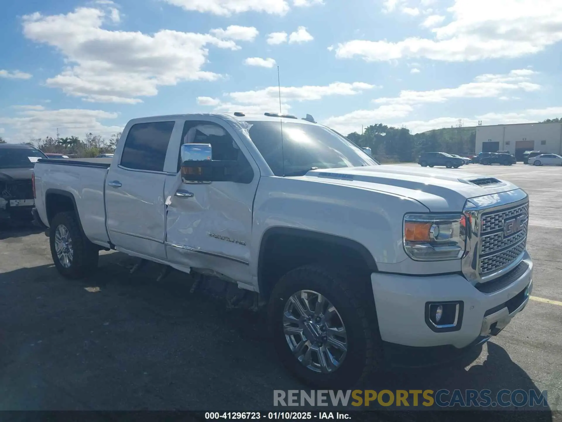 6 fotografías del automóvil dañado 1GT12SEY5KF201109 GMC SIERRA 2500HD 2019