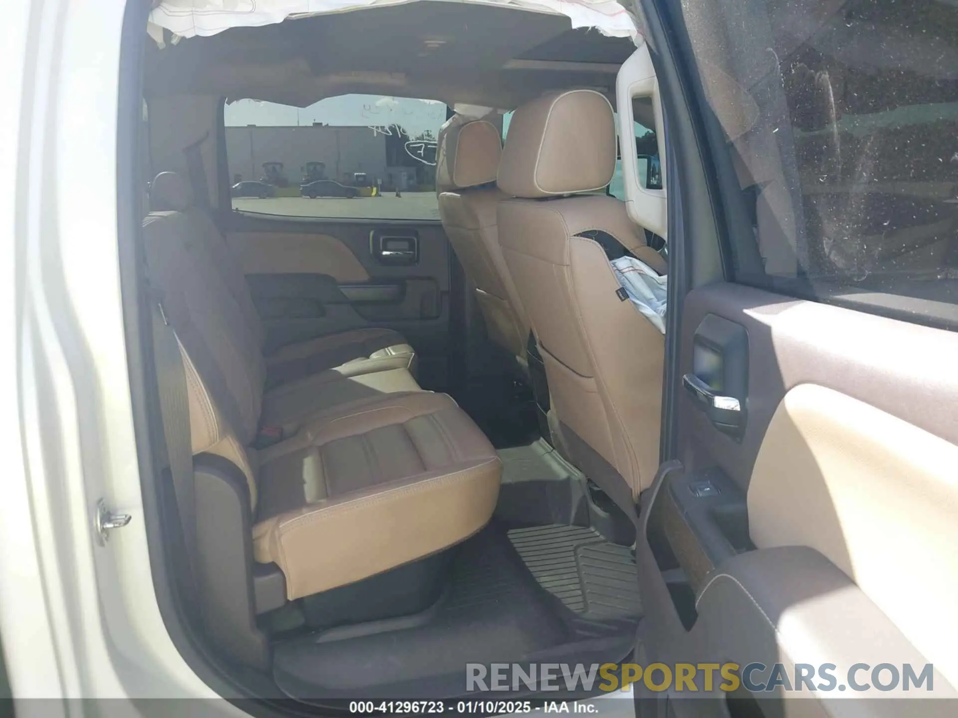 8 fotografías del automóvil dañado 1GT12SEY5KF201109 GMC SIERRA 2500HD 2019