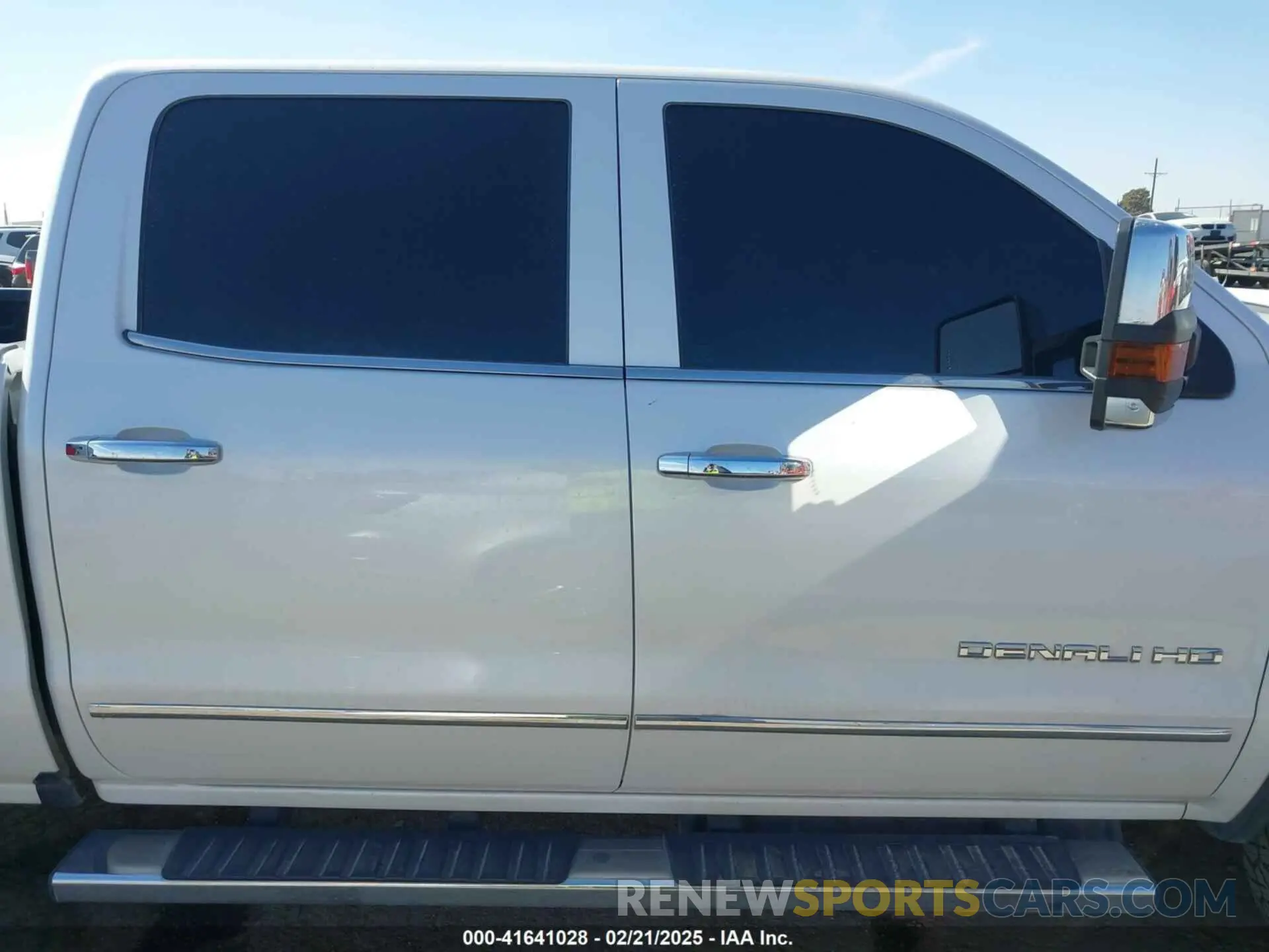 13 fotografías del automóvil dañado 1GT12SEY8KF139611 GMC SIERRA 2500HD 2019