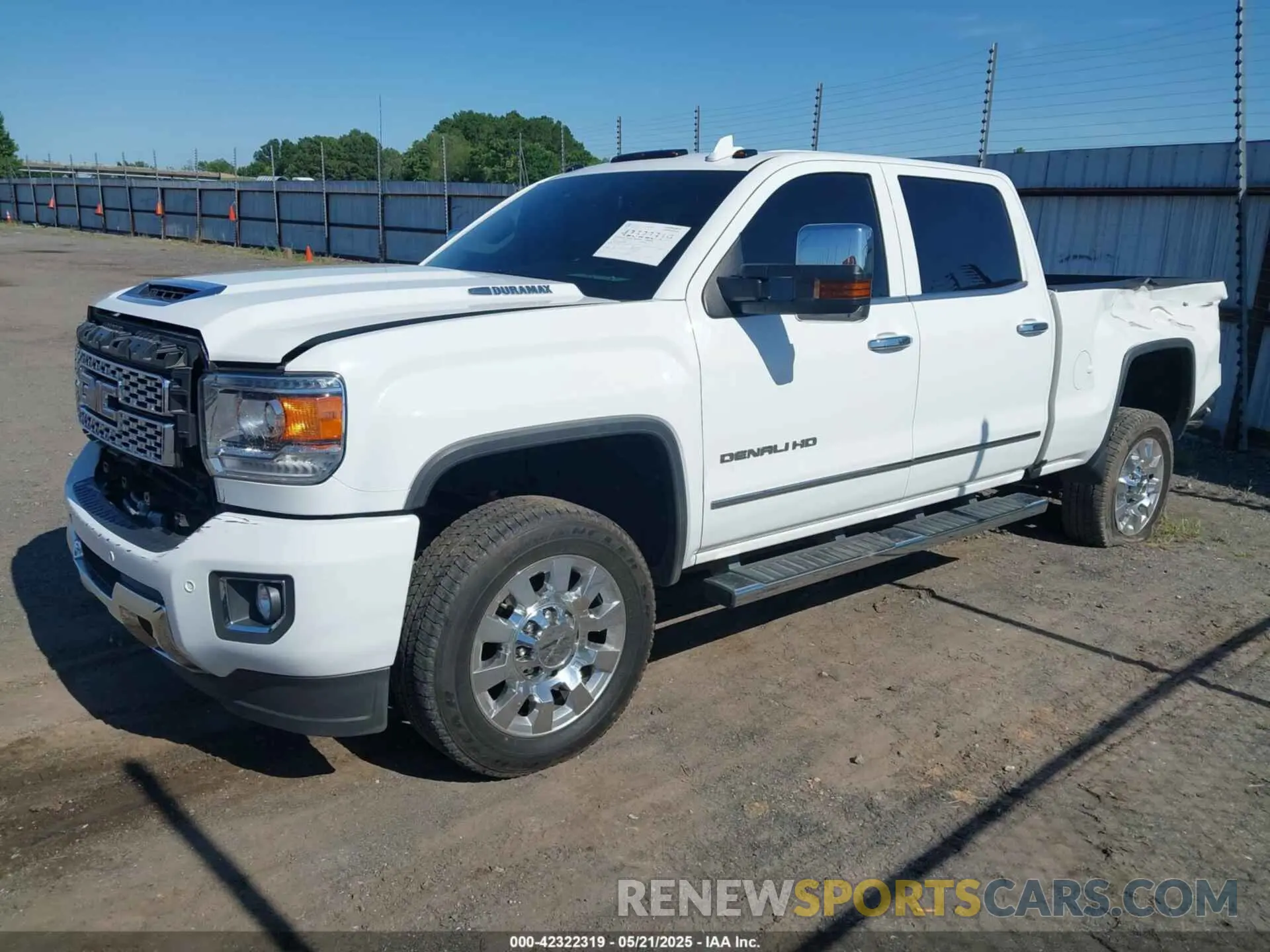 2 fotografías del automóvil dañado 1GT12SEY9KF116287 GMC SIERRA 2500HD 2019
