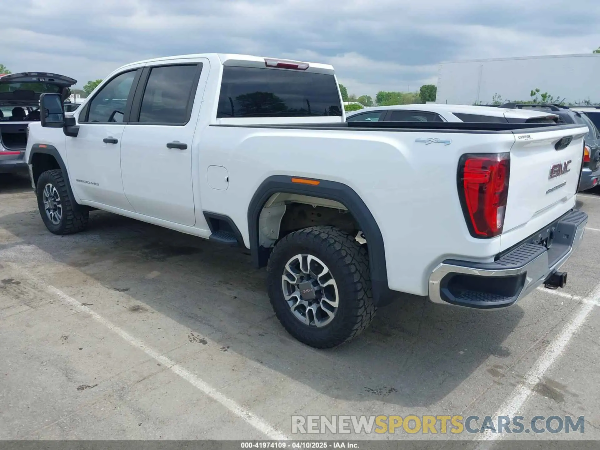 3 fotografías del automóvil dañado 1GT49LE7XLF129279 GMC SIERRA 2500HD 2020