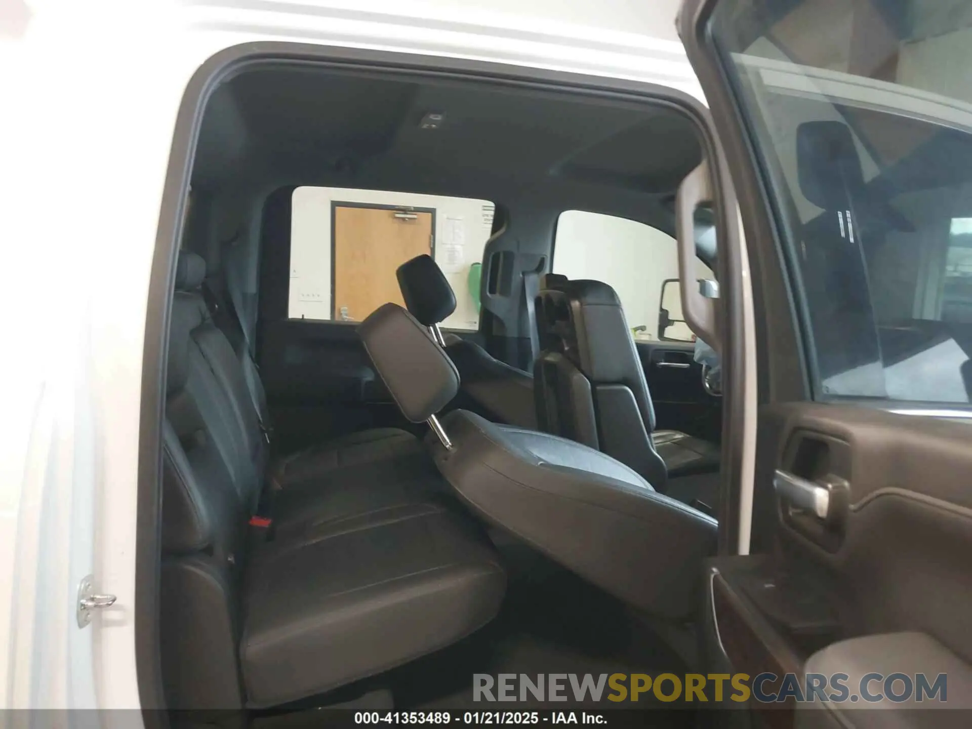 6 fotografías del automóvil dañado 1GT49NEY0LF252691 GMC SIERRA 2500HD 2020