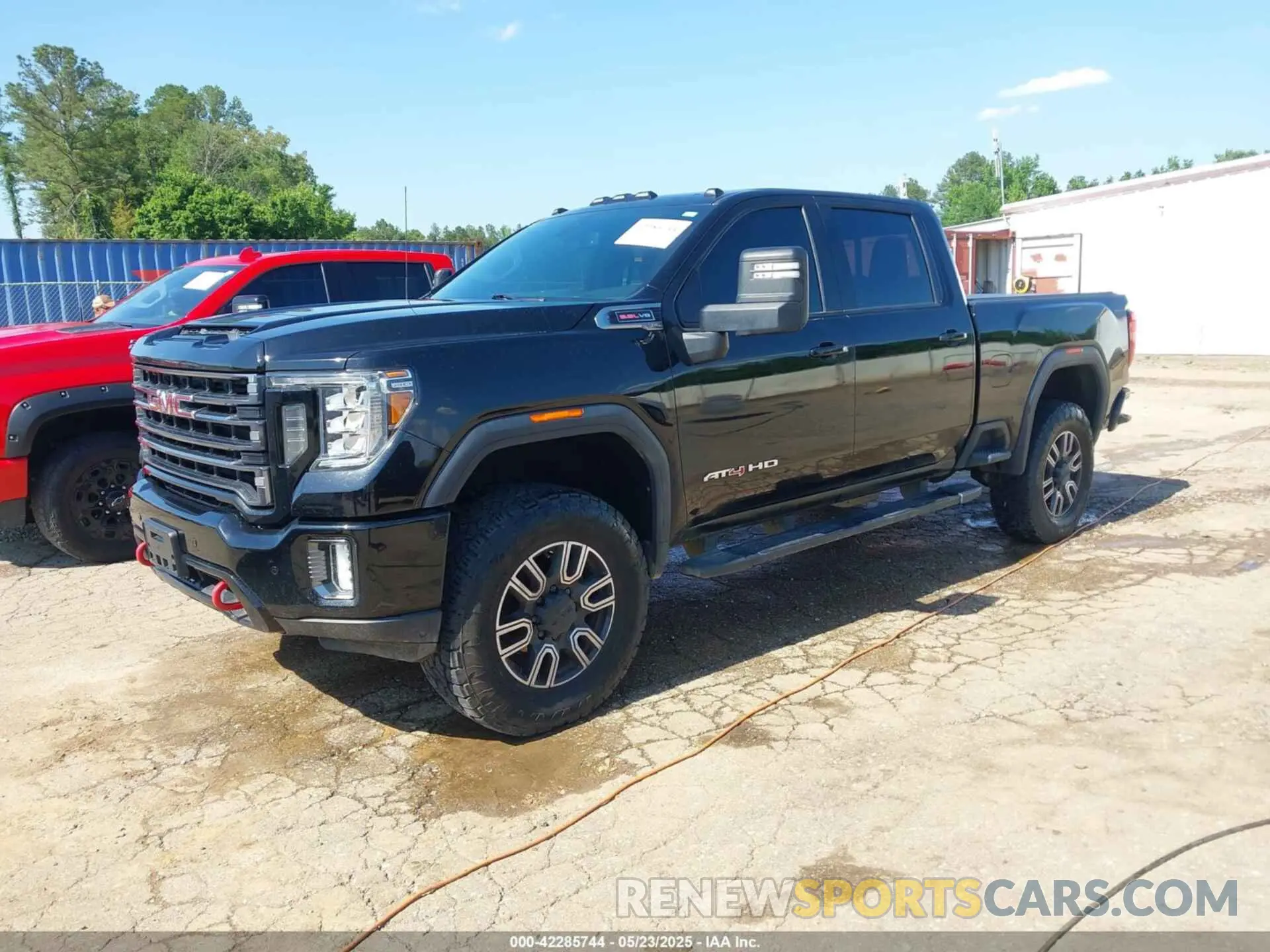 2 fotografías del automóvil dañado 1GT49PE76LF102717 GMC SIERRA 2500HD 2020