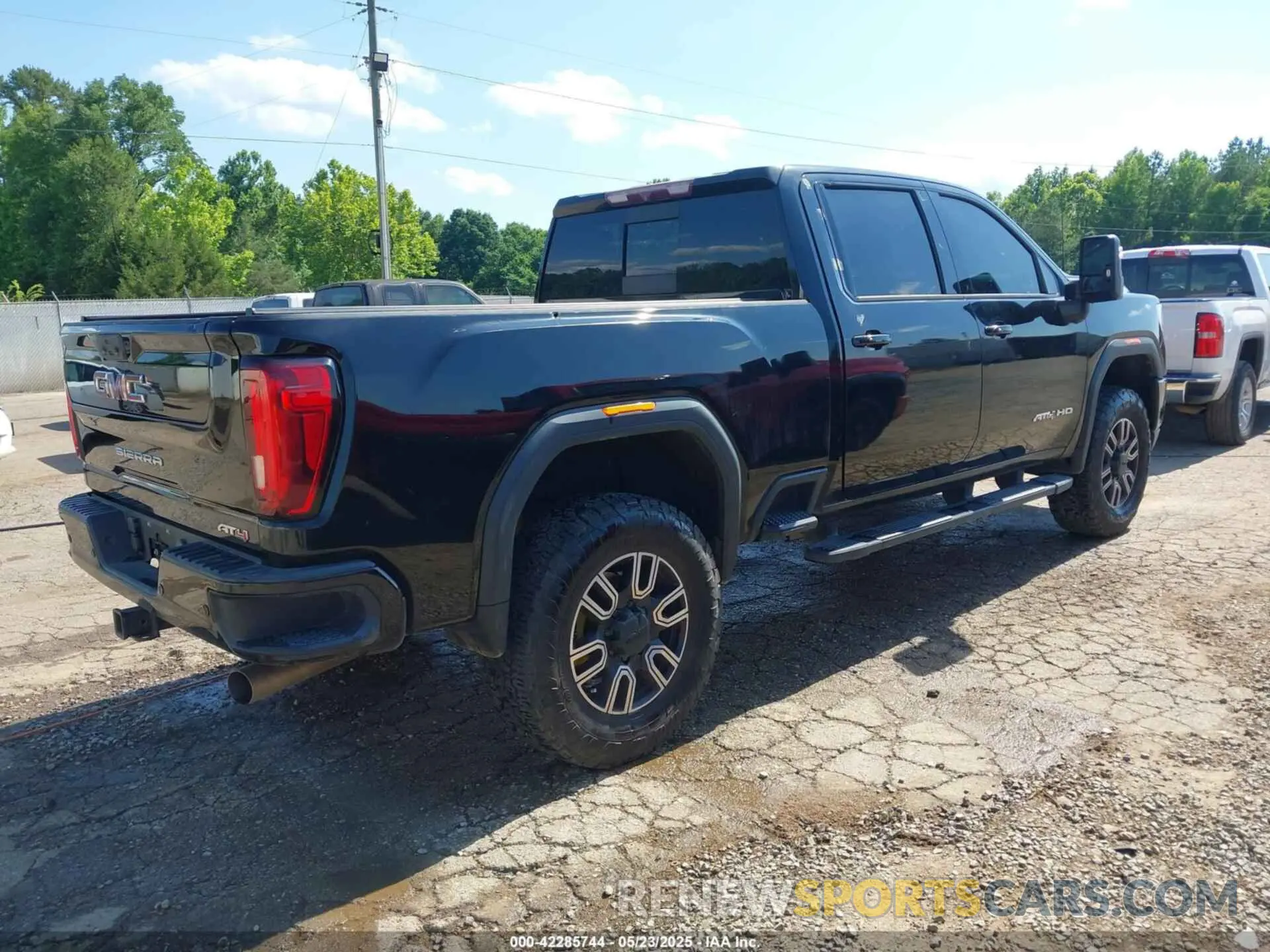 4 fotografías del automóvil dañado 1GT49PE76LF102717 GMC SIERRA 2500HD 2020