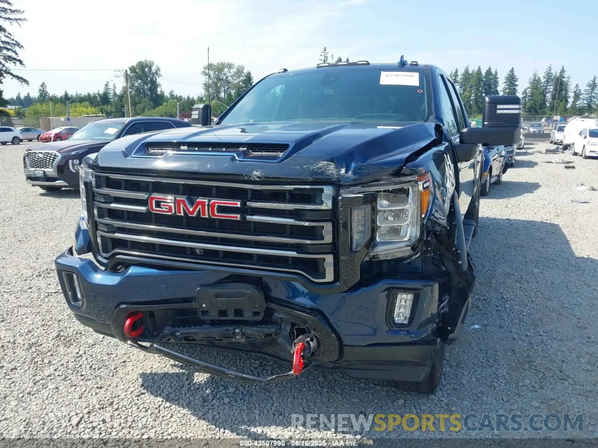 11 fotografías del automóvil dañado 1GT49PEY2LF197382 GMC SIERRA 2500HD 2020
