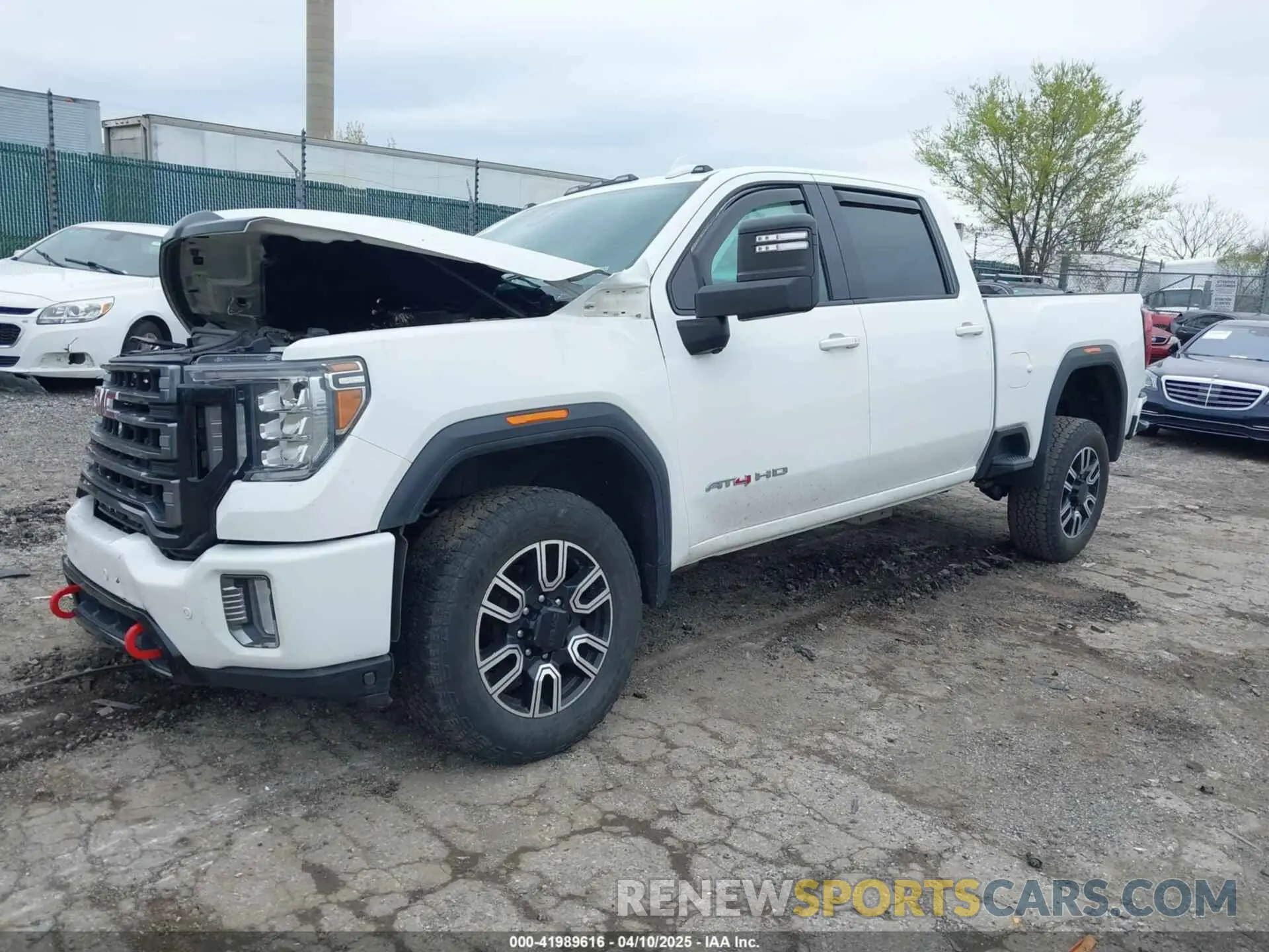 2 fotografías del automóvil dañado 1GT49PEY3LF101226 GMC SIERRA 2500HD 2020
