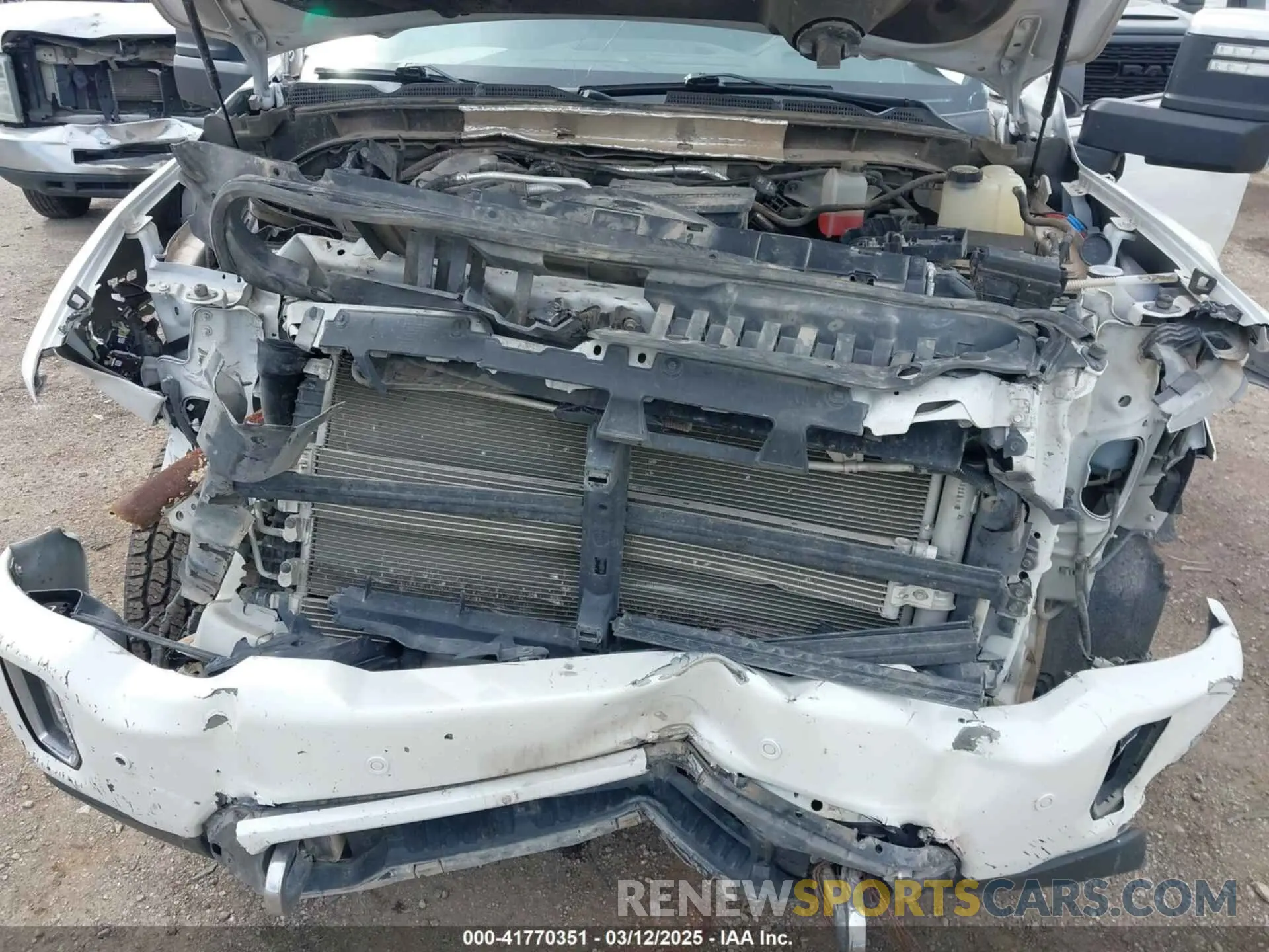 10 fotografías del automóvil dañado 1GT49REY0LF167275 GMC SIERRA 2500HD 2020