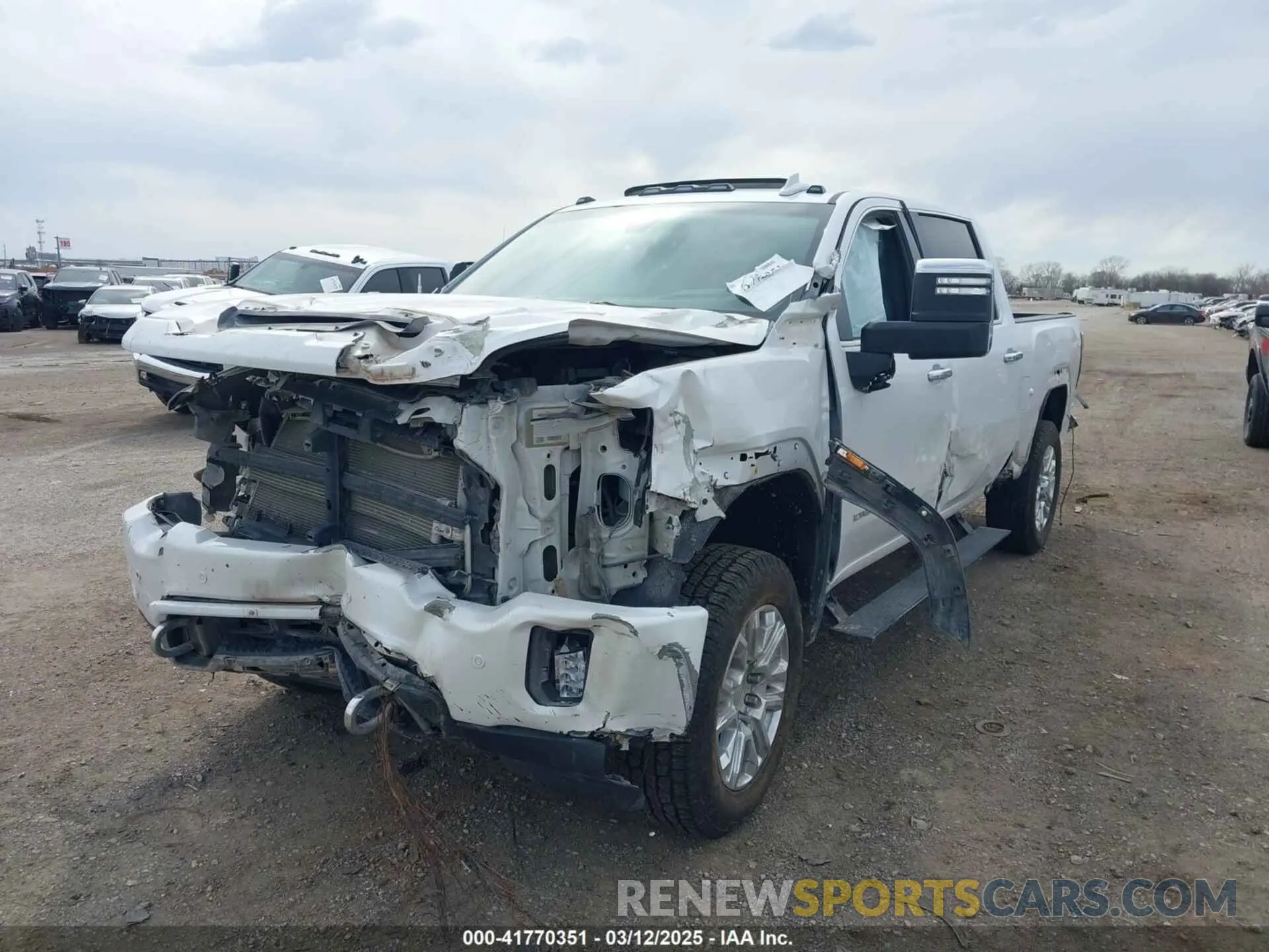 6 fotografías del automóvil dañado 1GT49REY0LF167275 GMC SIERRA 2500HD 2020