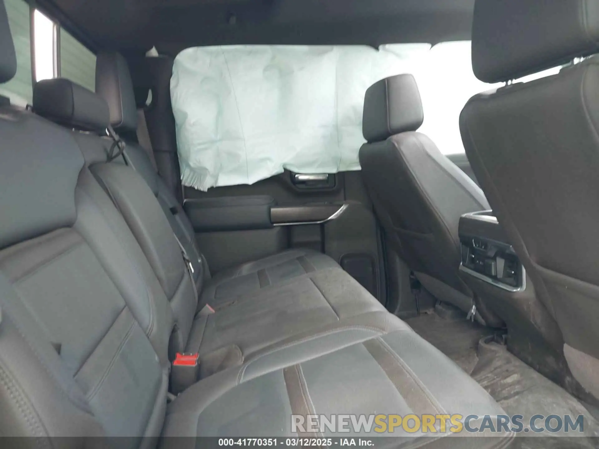 8 fotografías del automóvil dañado 1GT49REY0LF167275 GMC SIERRA 2500HD 2020