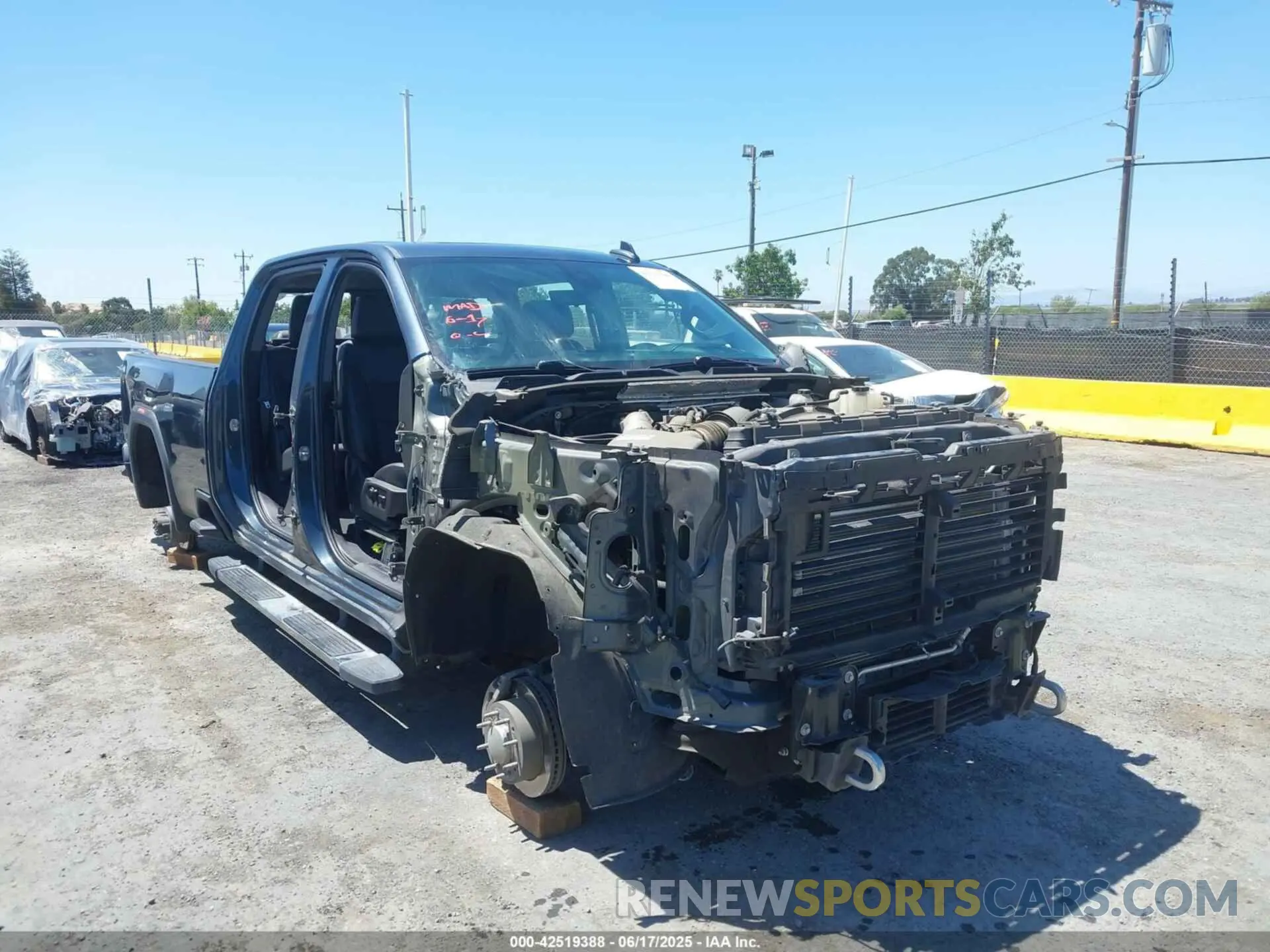 1 fotografías del automóvil dañado 1GT49REY0LF193908 GMC SIERRA 2500HD 2020