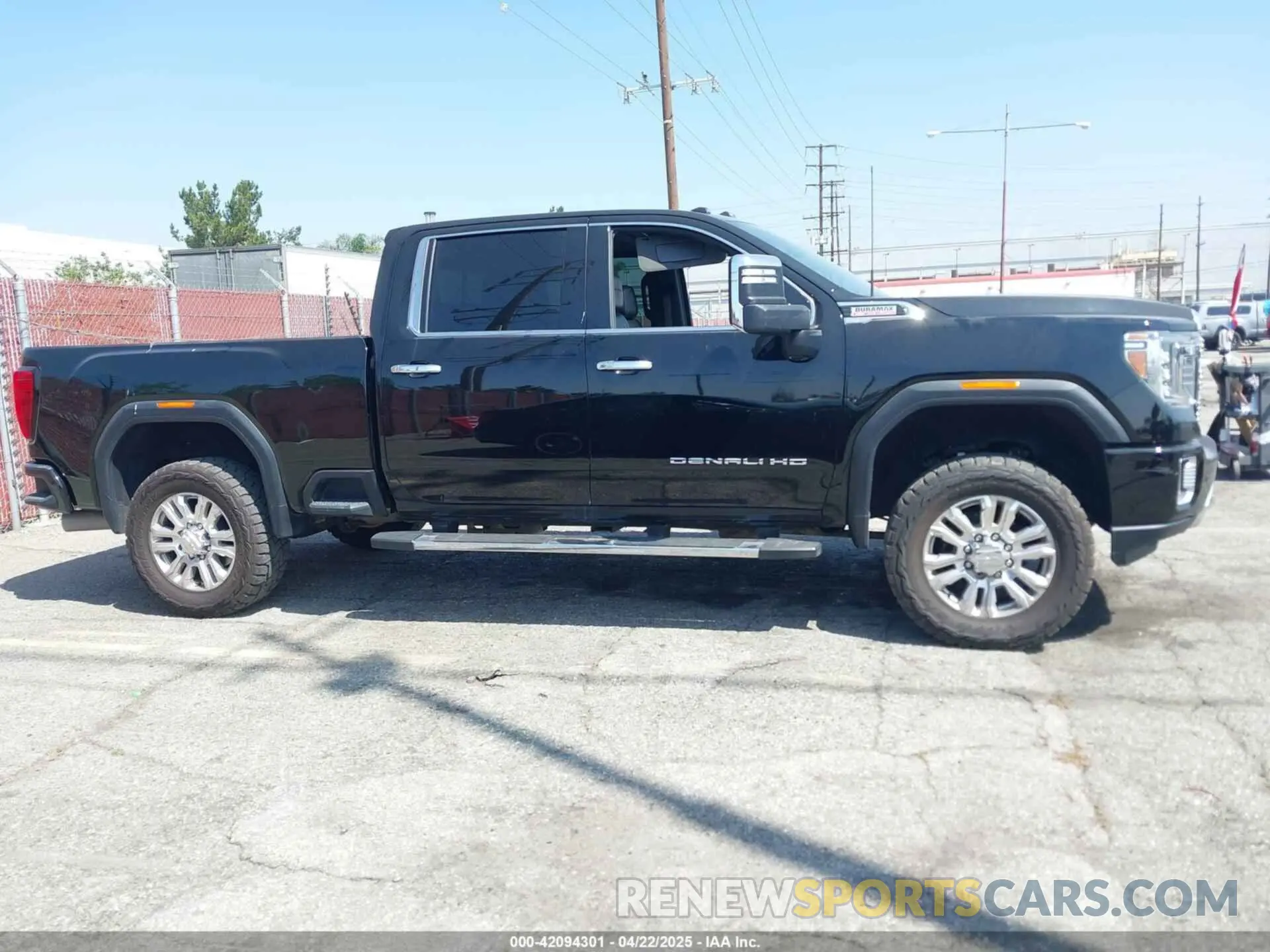 14 fotografías del automóvil dañado 1GT49REY5LF107153 GMC SIERRA 2500HD 2020