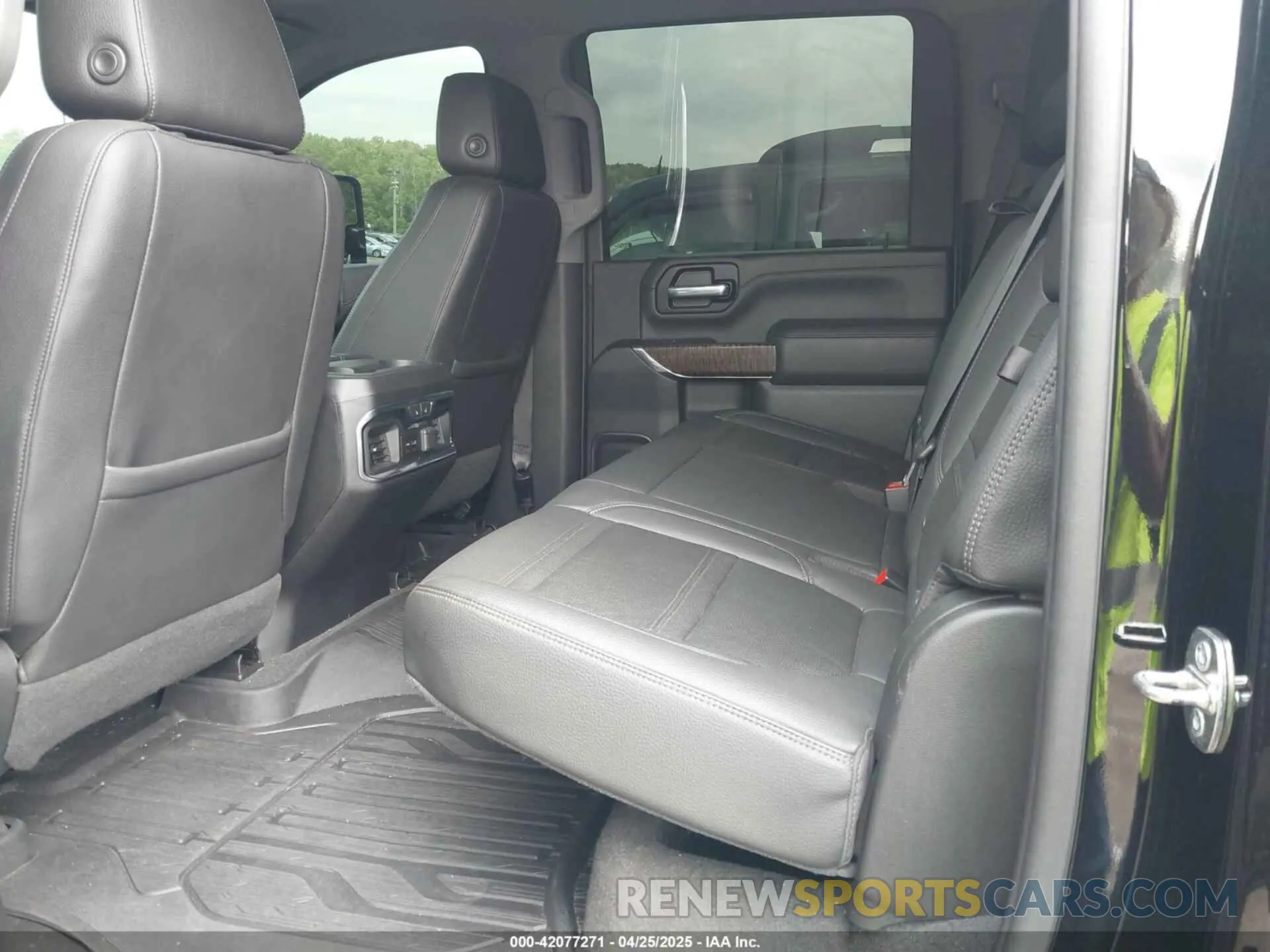 7 fotografías del automóvil dañado 1GT49REY8LF106269 GMC SIERRA 2500HD 2020