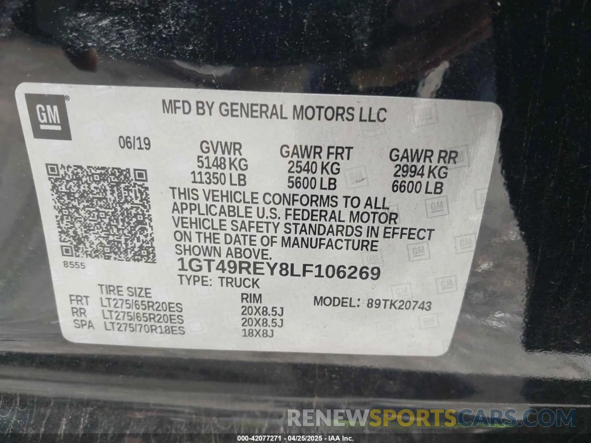 8 fotografías del automóvil dañado 1GT49REY8LF106269 GMC SIERRA 2500HD 2020