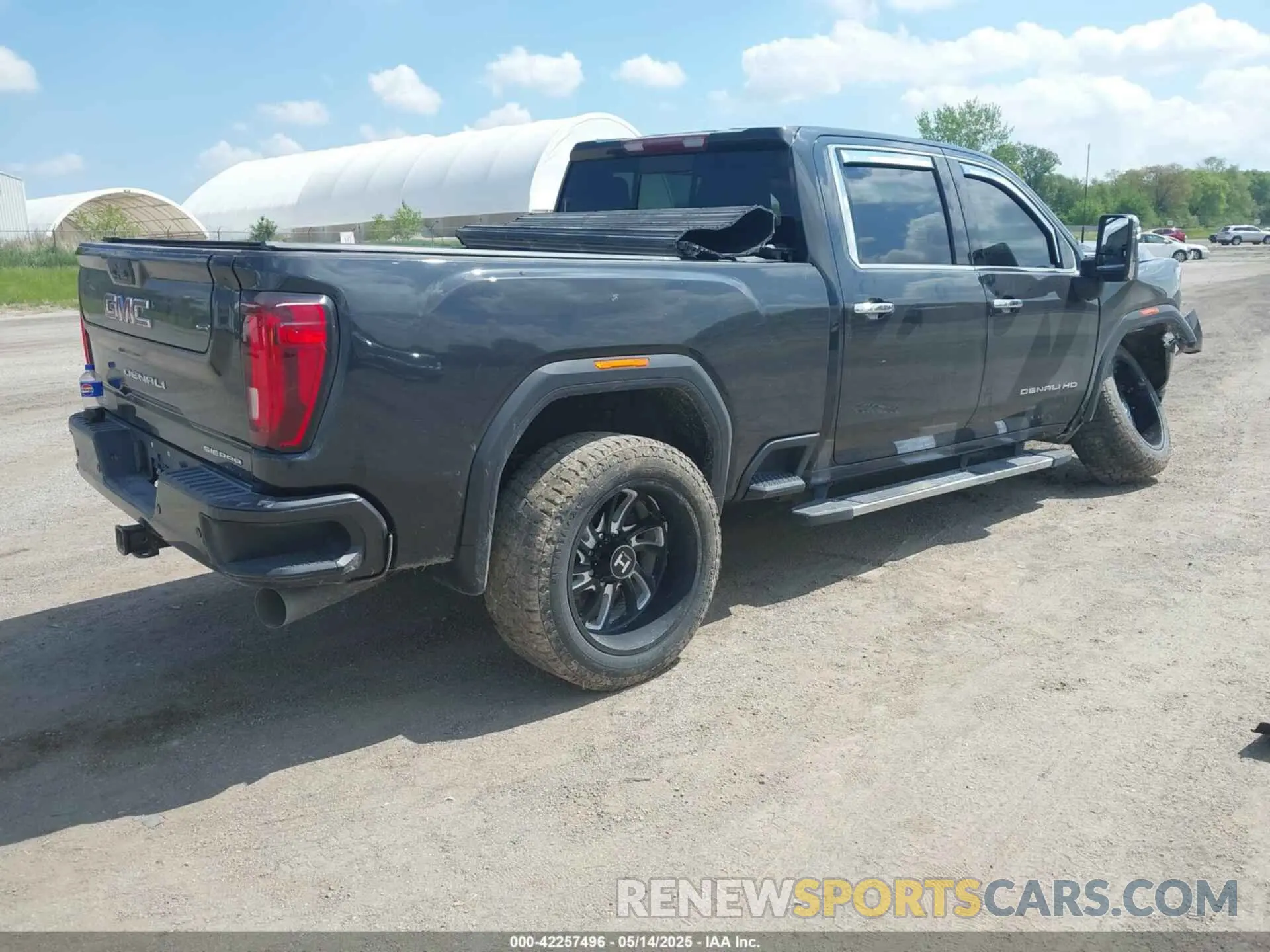 4 fotografías del automóvil dañado 1GT49REYXLF209452 GMC SIERRA 2500HD 2020