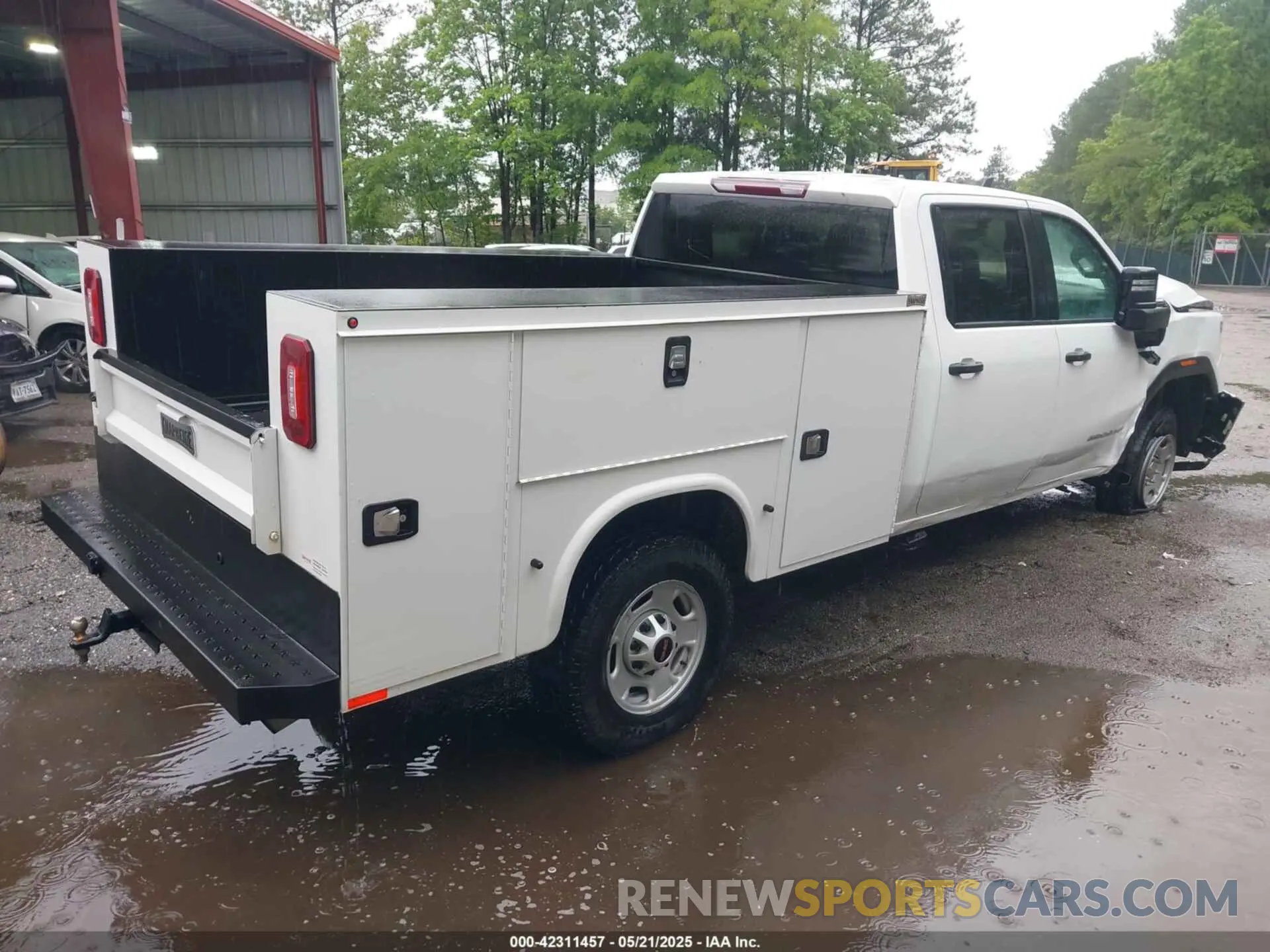 4 fotografías del automóvil dañado 1GD19LE74MF104393 GMC SIERRA 2500HD 2021