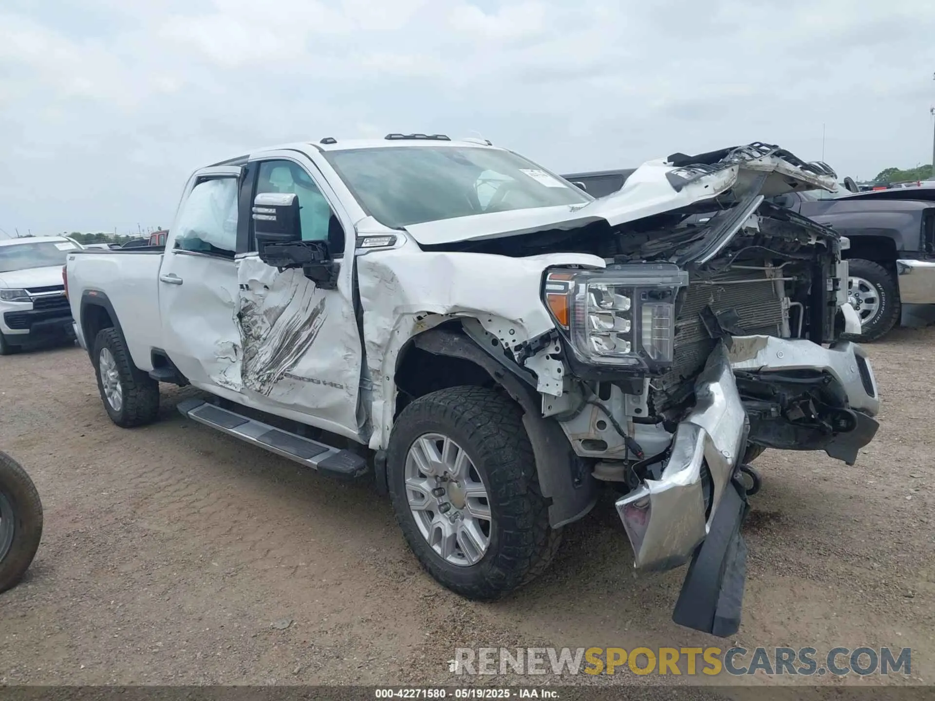 1 fotografías del automóvil dañado 1GT49NEY2MF116094 GMC SIERRA 2500HD 2021