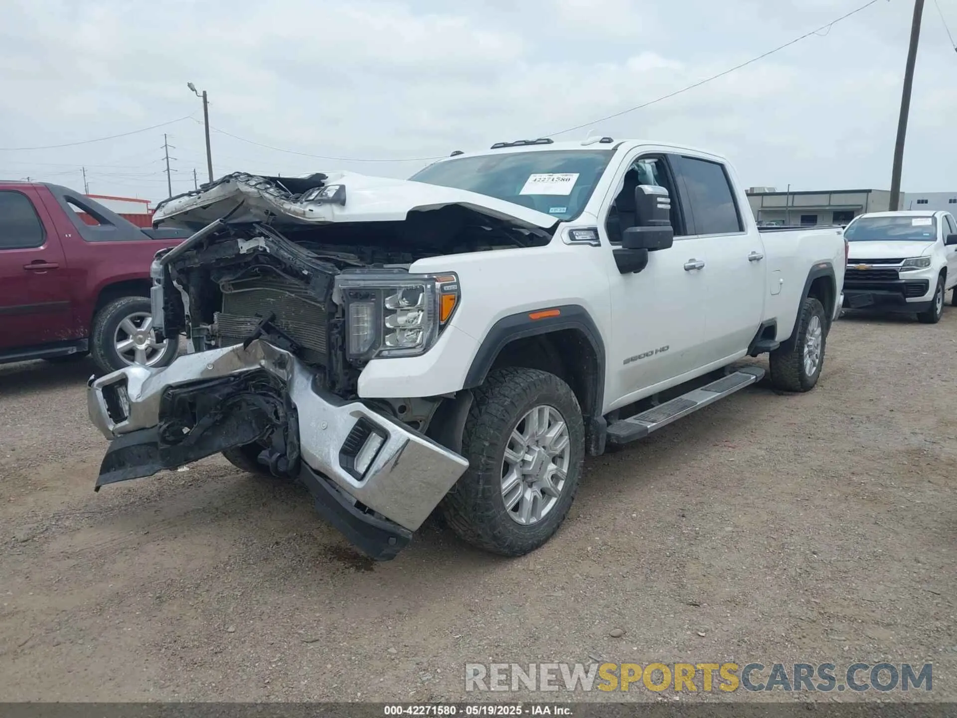 2 fotografías del automóvil dañado 1GT49NEY2MF116094 GMC SIERRA 2500HD 2021