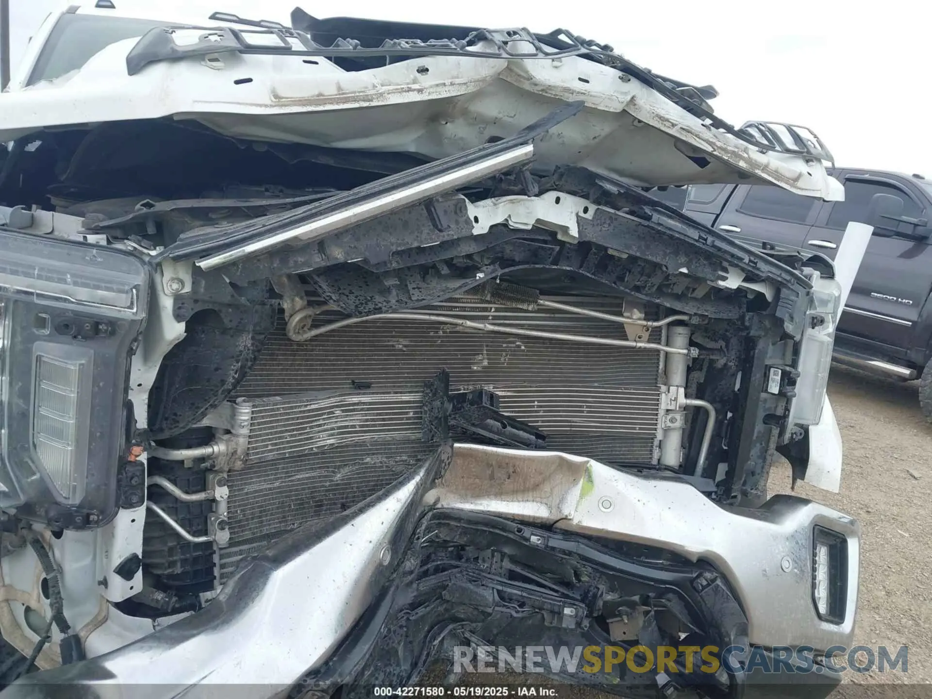 6 fotografías del automóvil dañado 1GT49NEY2MF116094 GMC SIERRA 2500HD 2021