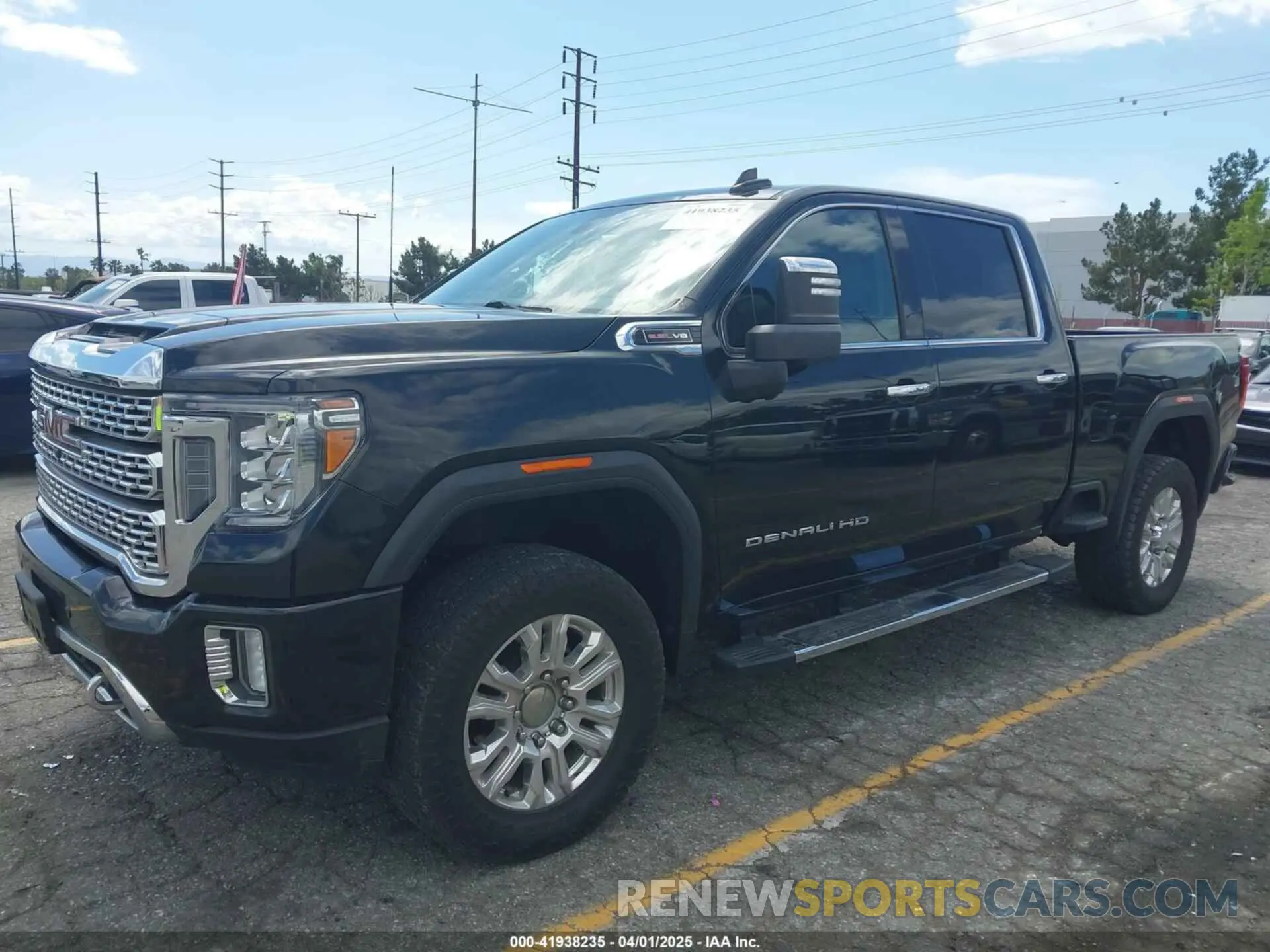 2 fotografías del automóvil dañado 1GT49RE7XMF292244 GMC SIERRA 2500HD 2021