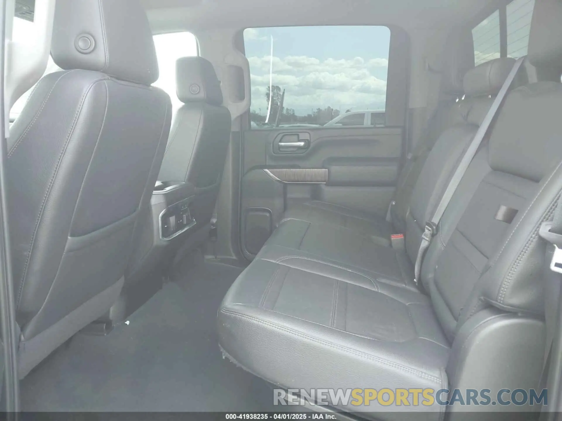7 fotografías del automóvil dañado 1GT49RE7XMF292244 GMC SIERRA 2500HD 2021