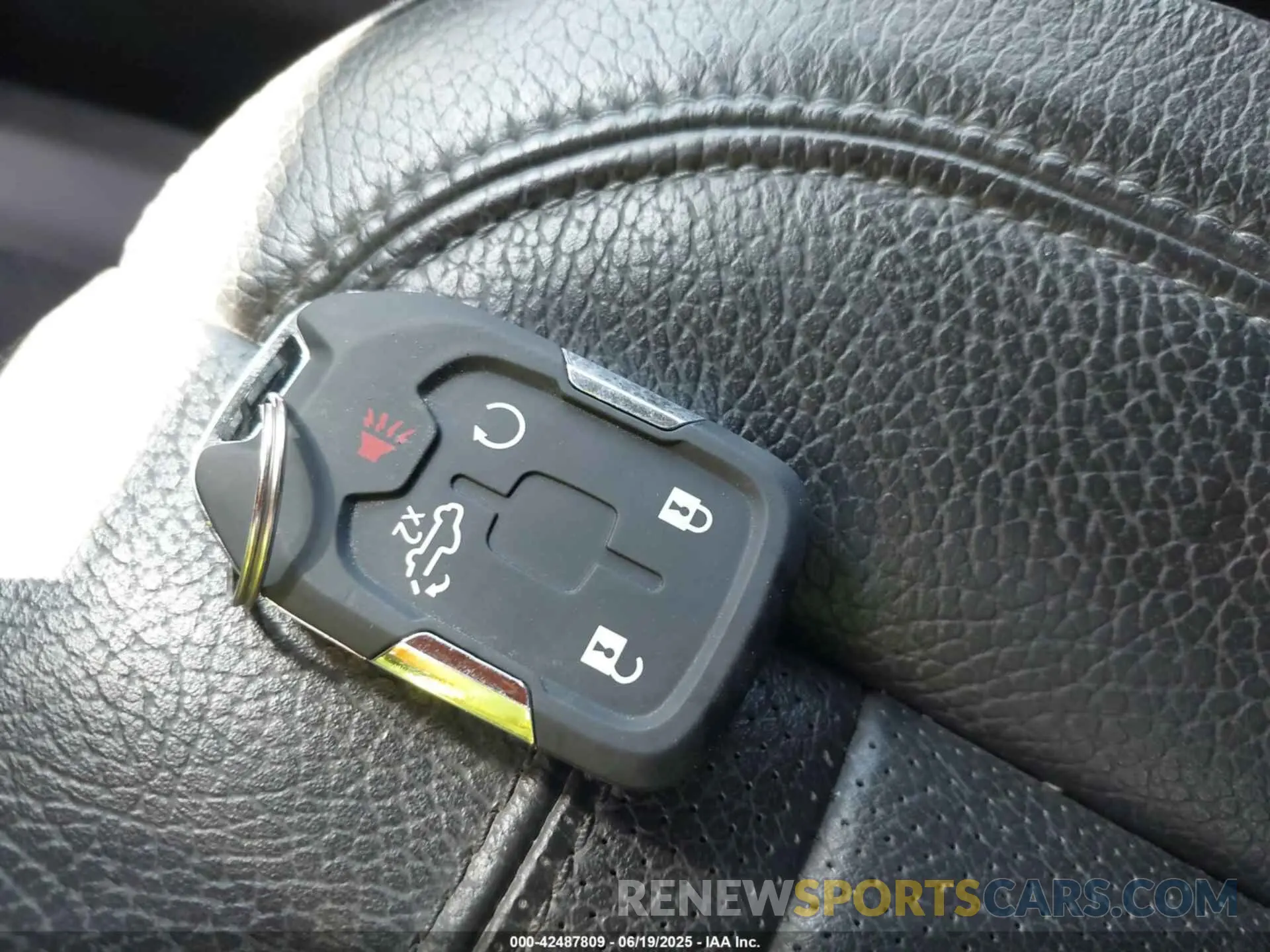 10 fotografías del automóvil dañado 1GT49REY0MF129272 GMC SIERRA 2500HD 2021