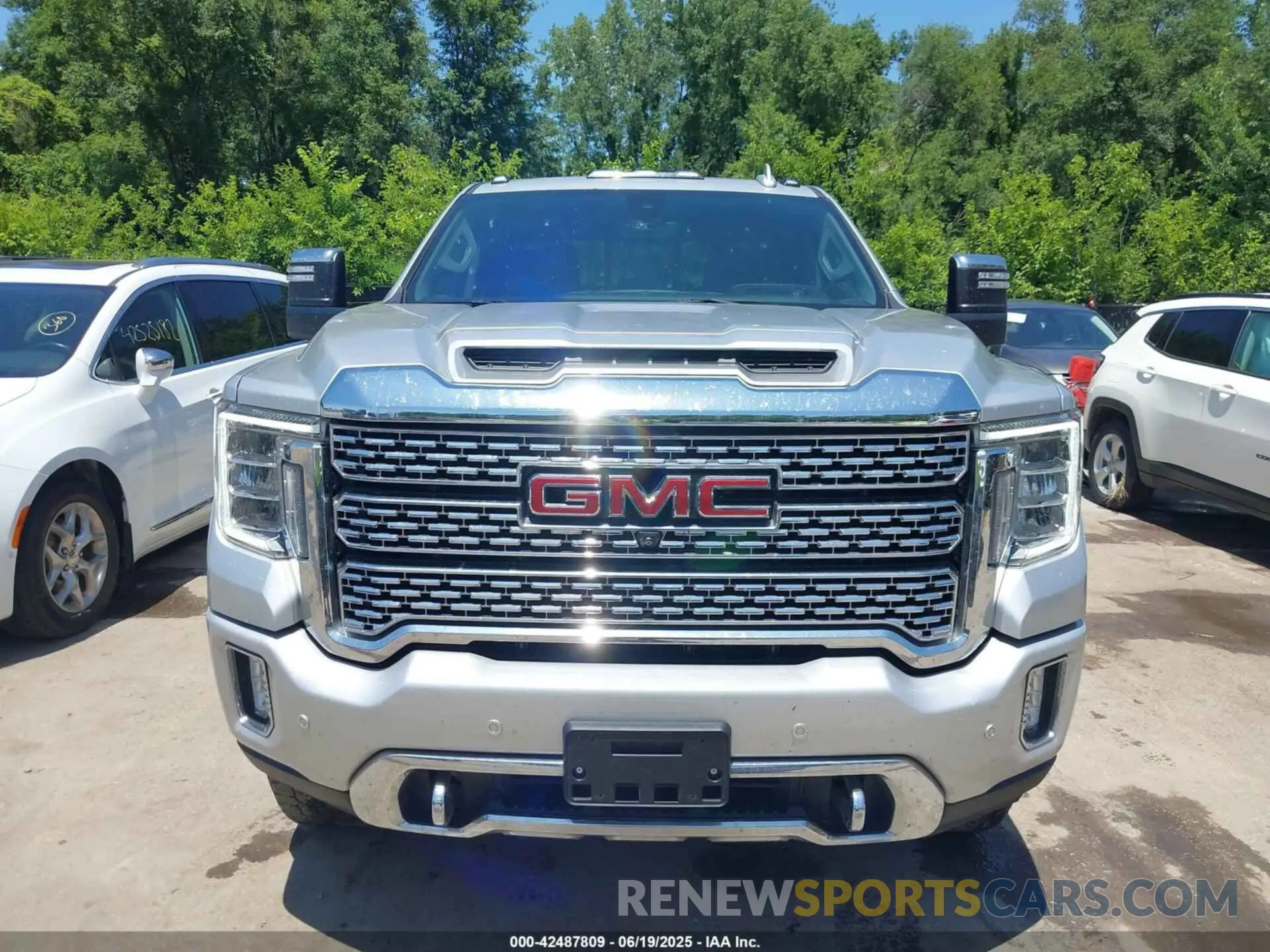 11 fotografías del automóvil dañado 1GT49REY0MF129272 GMC SIERRA 2500HD 2021