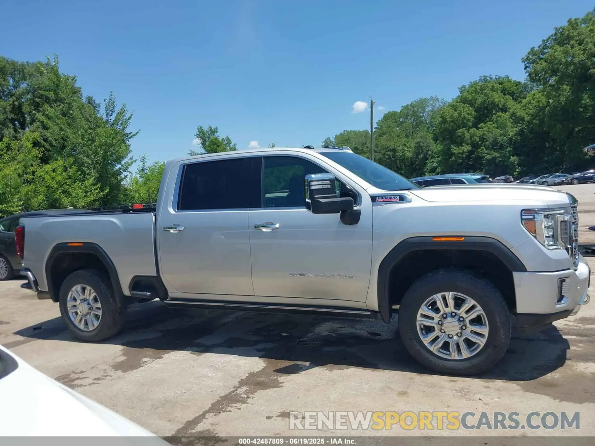 15 fotografías del automóvil dañado 1GT49REY0MF129272 GMC SIERRA 2500HD 2021