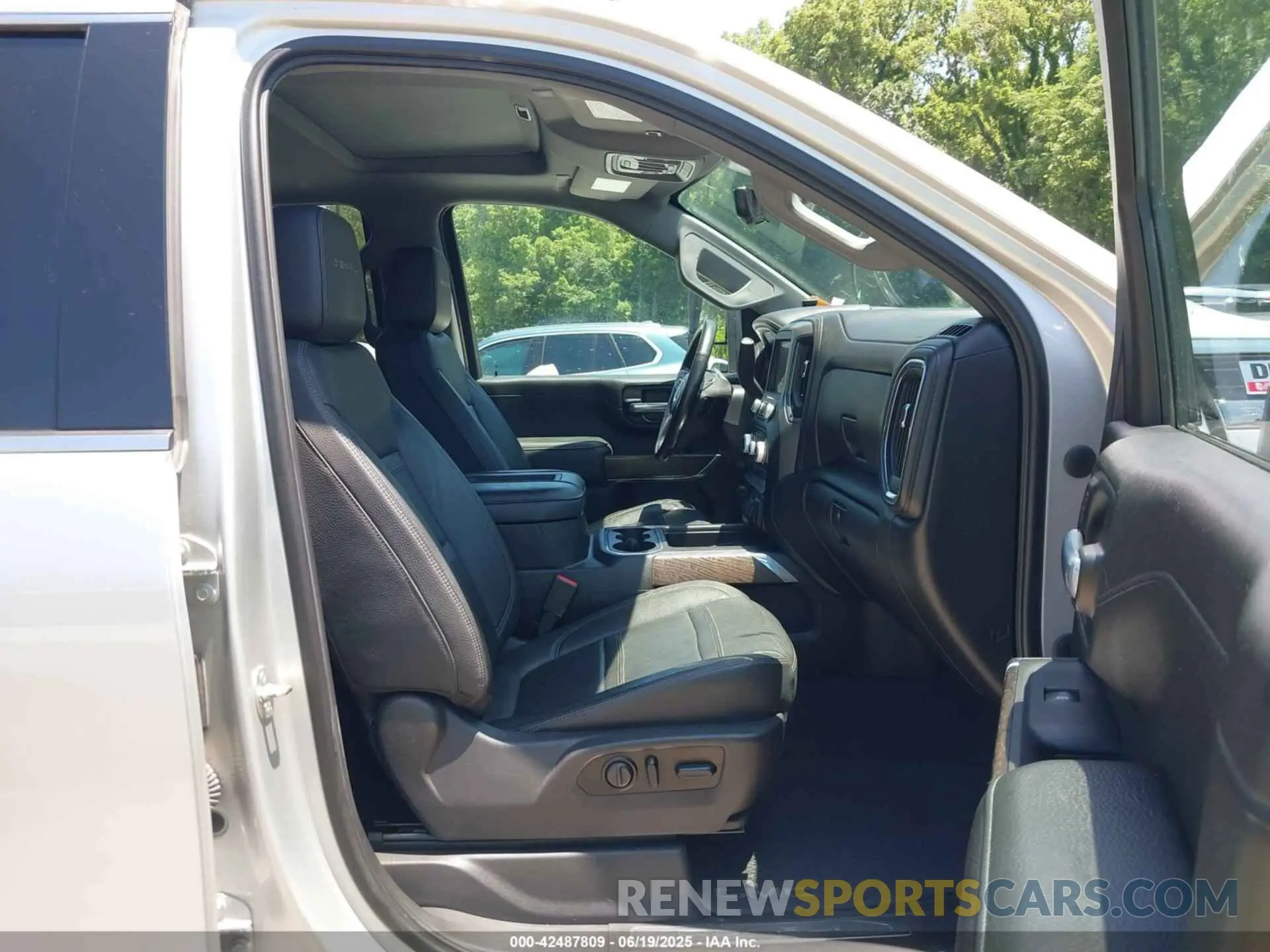 7 fotografías del automóvil dañado 1GT49REY0MF129272 GMC SIERRA 2500HD 2021