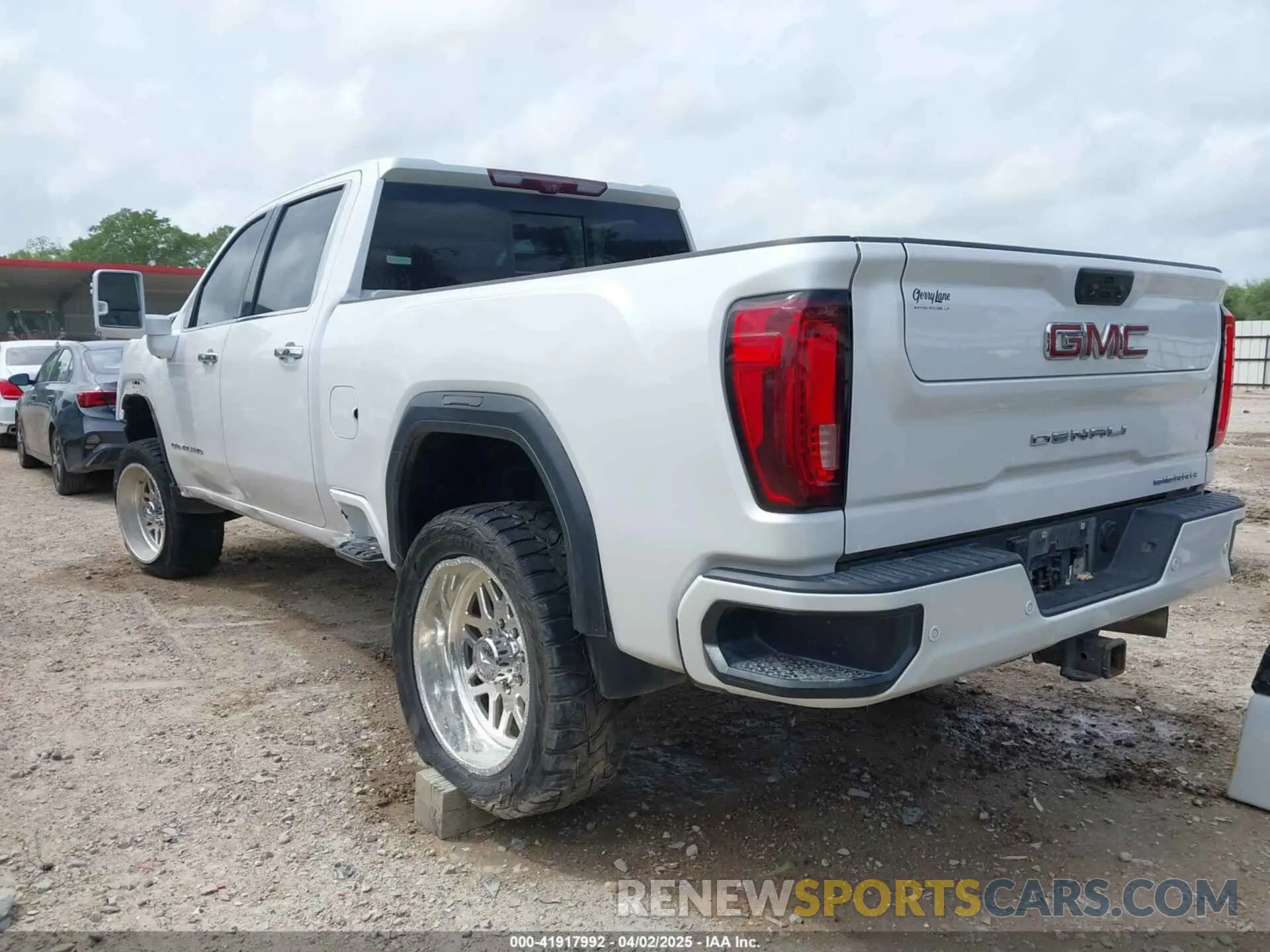 3 fotografías del automóvil dañado 1GT49REY1MF219661 GMC SIERRA 2500HD 2021
