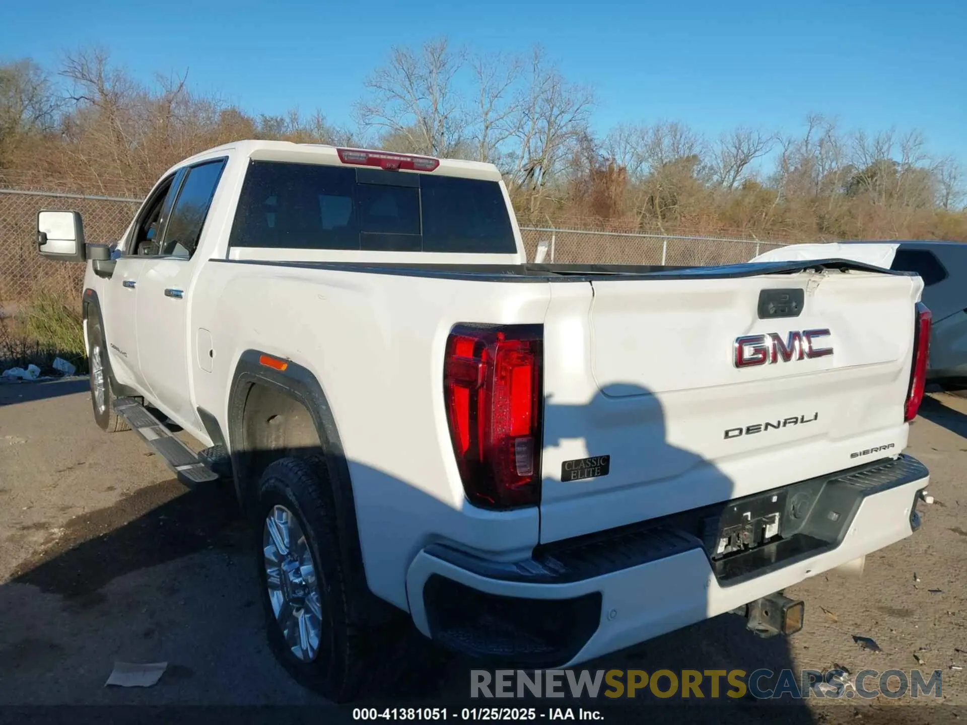 3 fotografías del automóvil dañado 1GT49REY5MF107378 GMC SIERRA 2500HD 2021