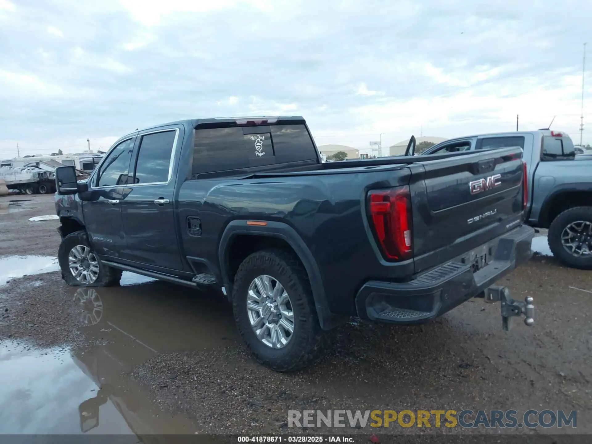 14 fotografías del automóvil dañado 1GT49REY7MF240885 GMC SIERRA 2500HD 2021