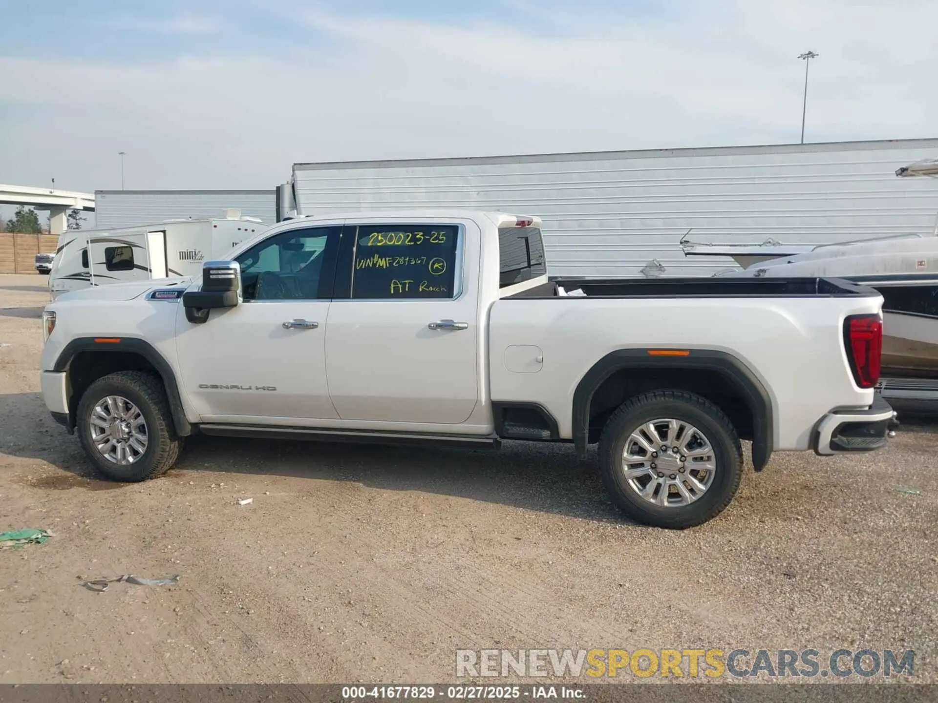 14 fotografías del automóvil dañado 1GT49REYXMF289367 GMC SIERRA 2500HD 2021