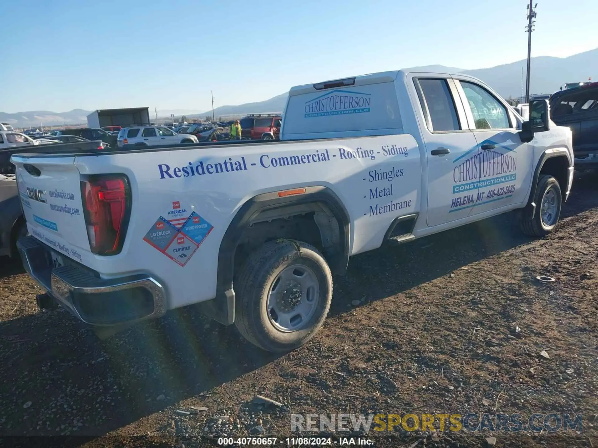 4 fotografías del automóvil dañado 1GT59LE70MF270089 GMC SIERRA 2500HD 2021