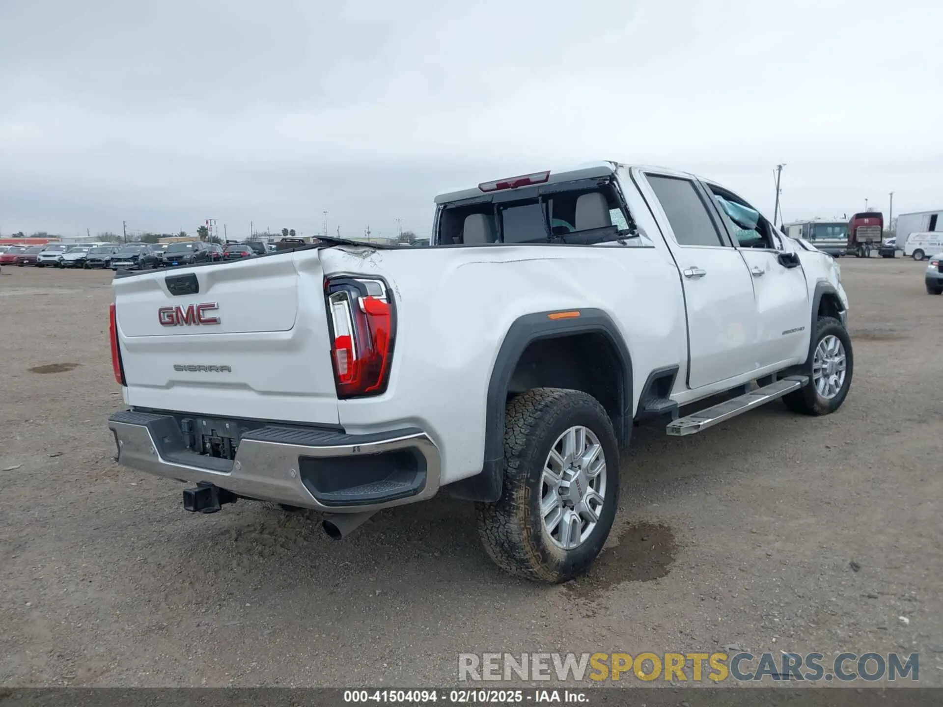4 fotografías del automóvil dañado 1GT49NE76NF351977 GMC SIERRA 2500HD 2022