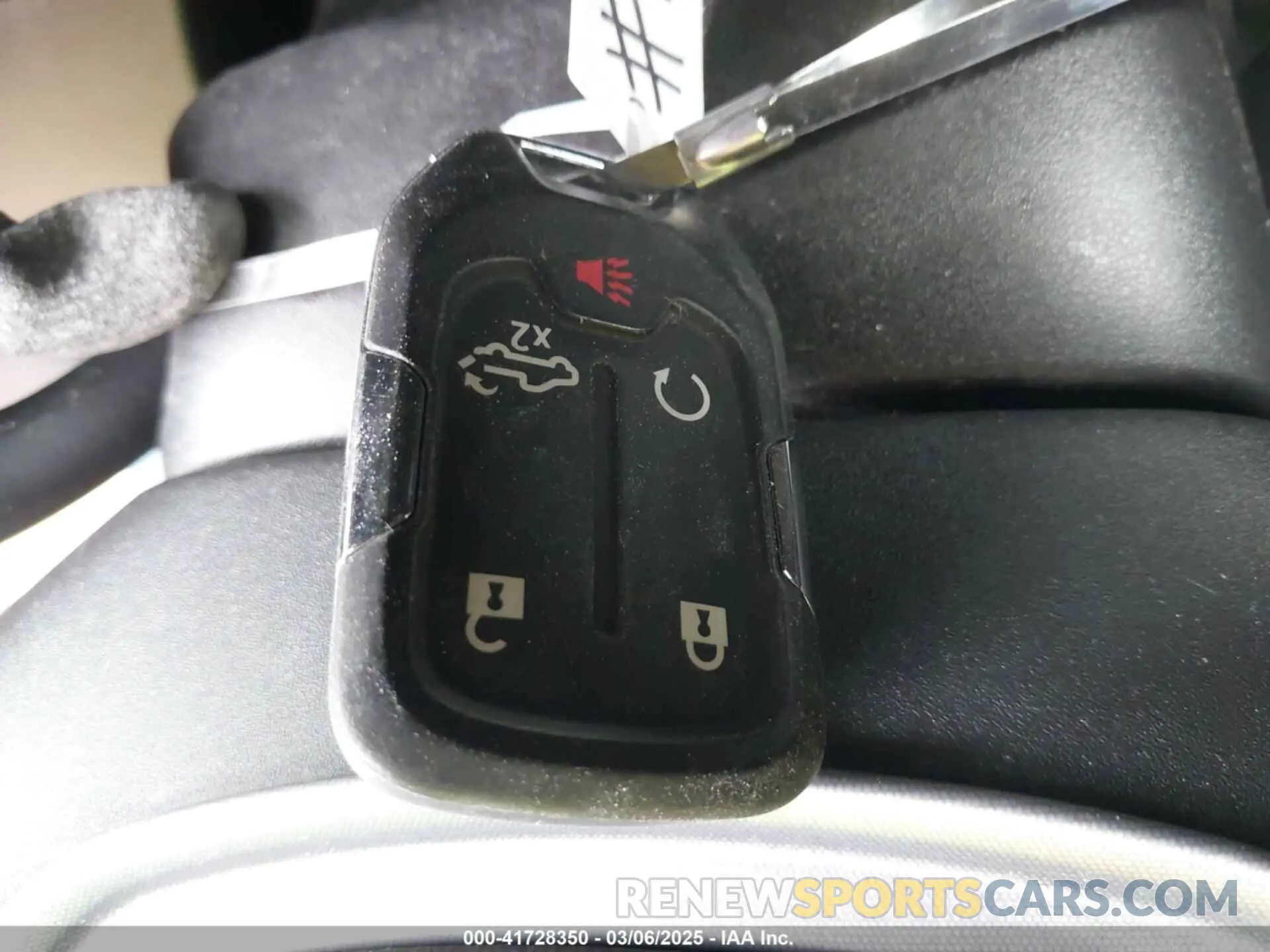 11 fotografías del automóvil dañado 1GT49NEY2NF129767 GMC SIERRA 2500HD 2022