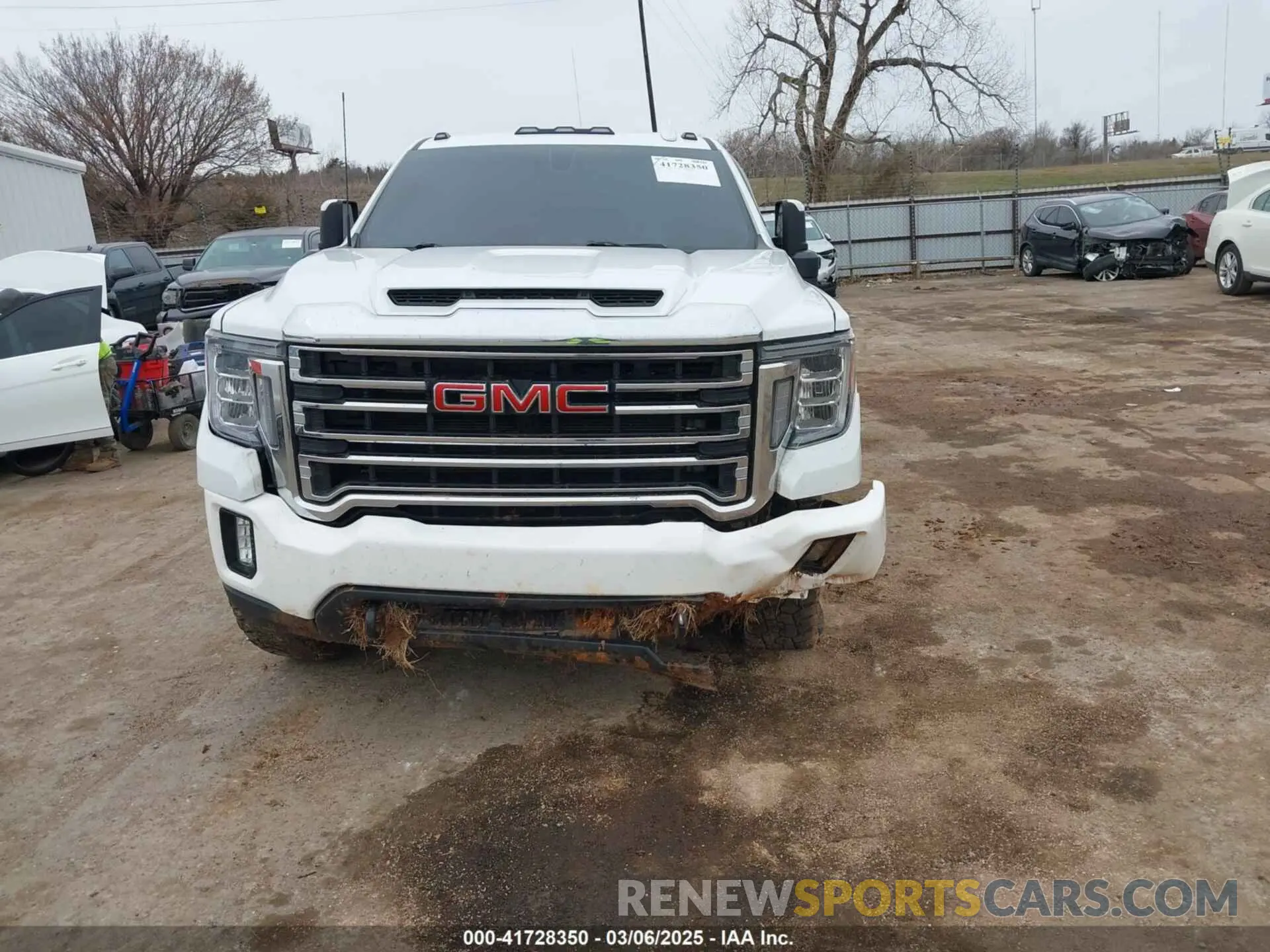 12 fotografías del automóvil dañado 1GT49NEY2NF129767 GMC SIERRA 2500HD 2022