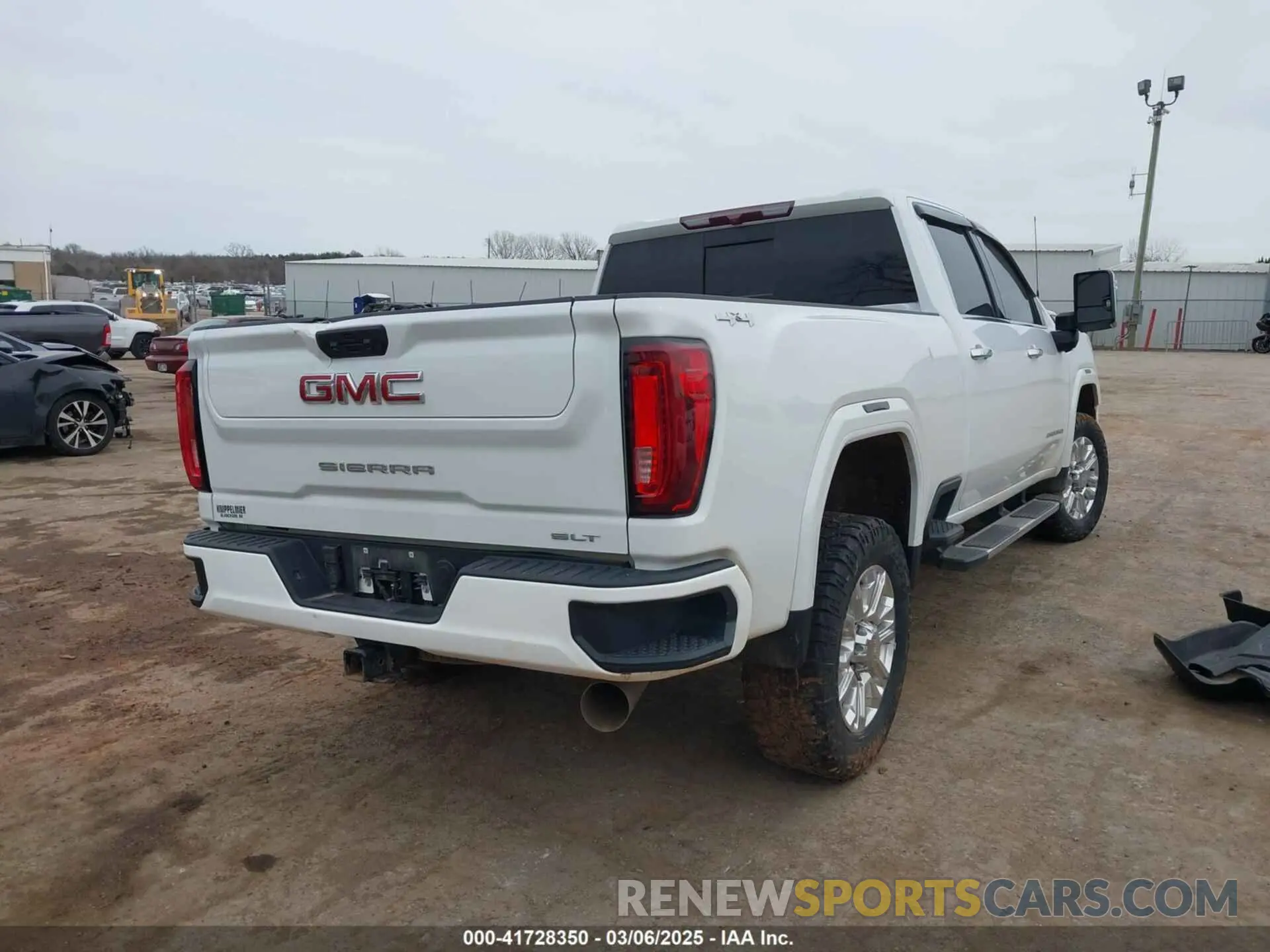4 fotografías del automóvil dañado 1GT49NEY2NF129767 GMC SIERRA 2500HD 2022