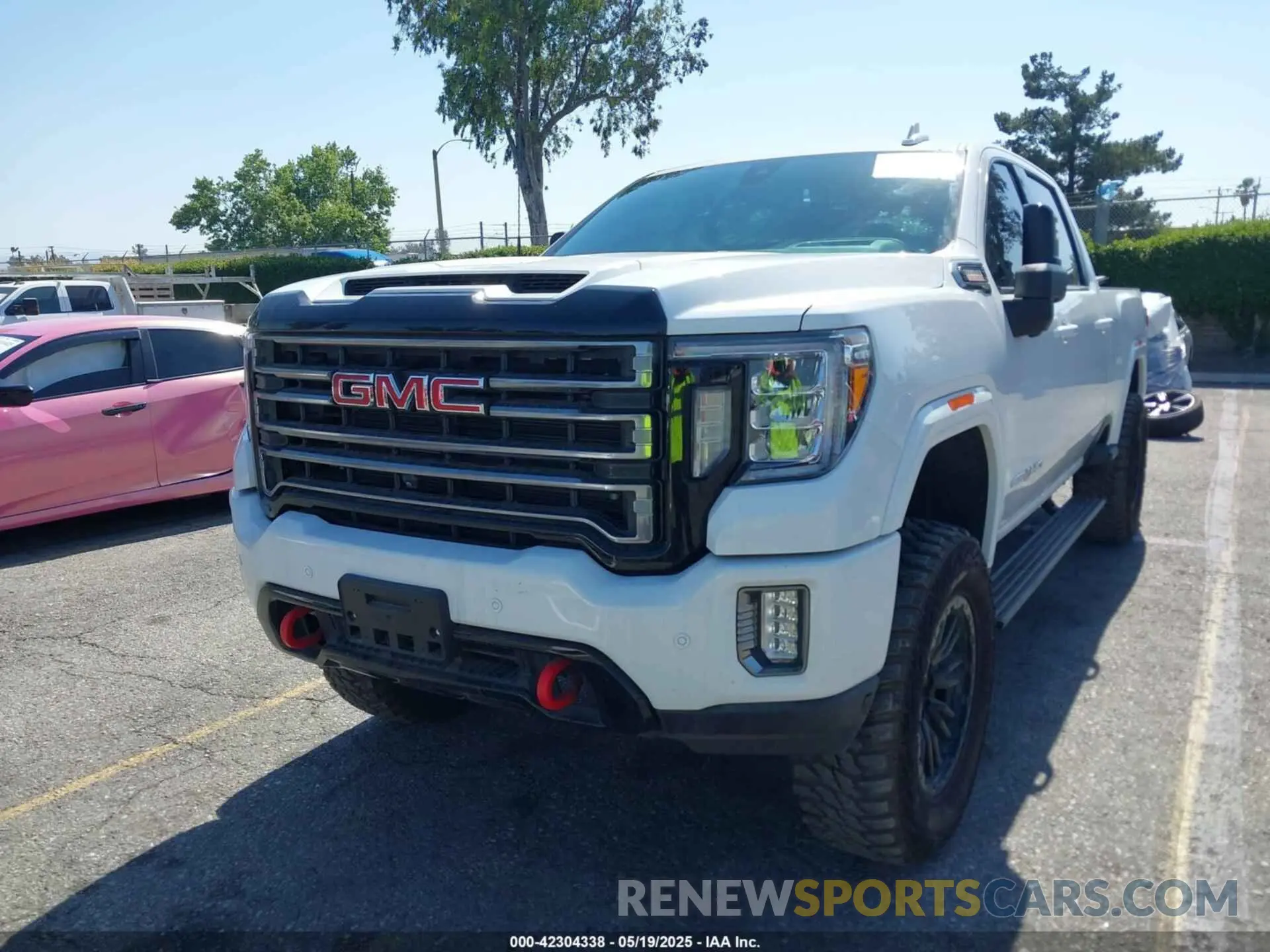 11 fotografías del automóvil dañado 1GT49PEY4NF305200 GMC SIERRA 2500HD 2022