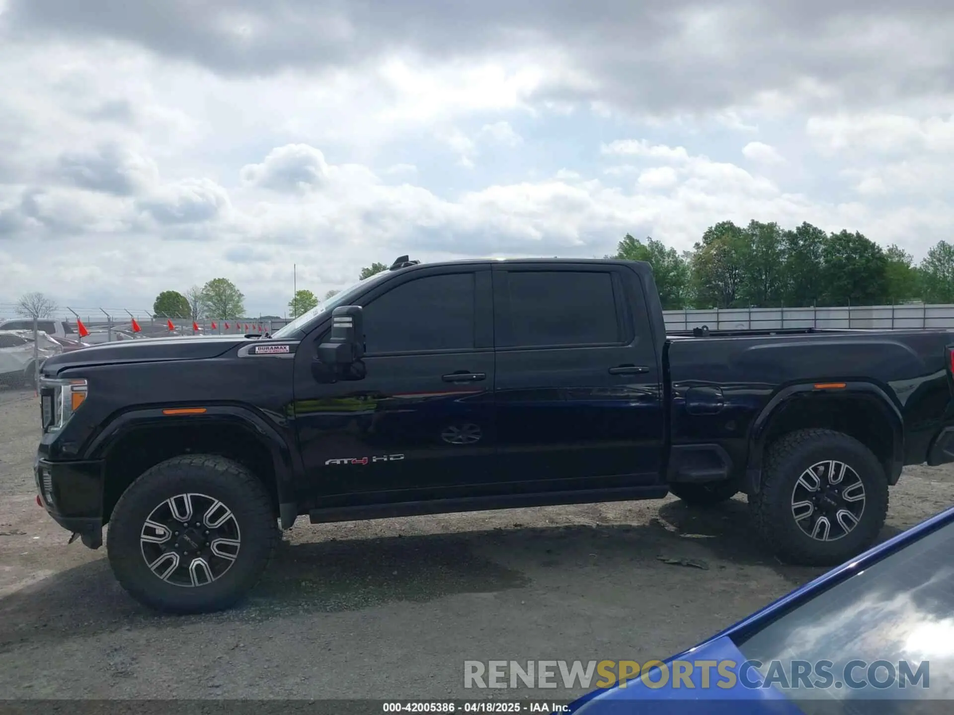 15 fotografías del automóvil dañado 1GT49PEY9NF193770 GMC SIERRA 2500HD 2022
