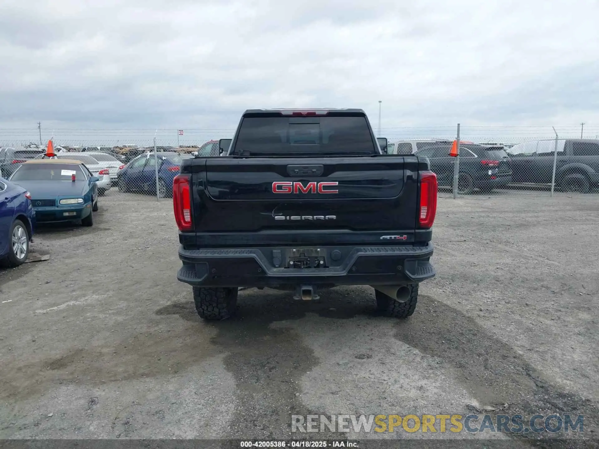 16 fotografías del automóvil dañado 1GT49PEY9NF193770 GMC SIERRA 2500HD 2022