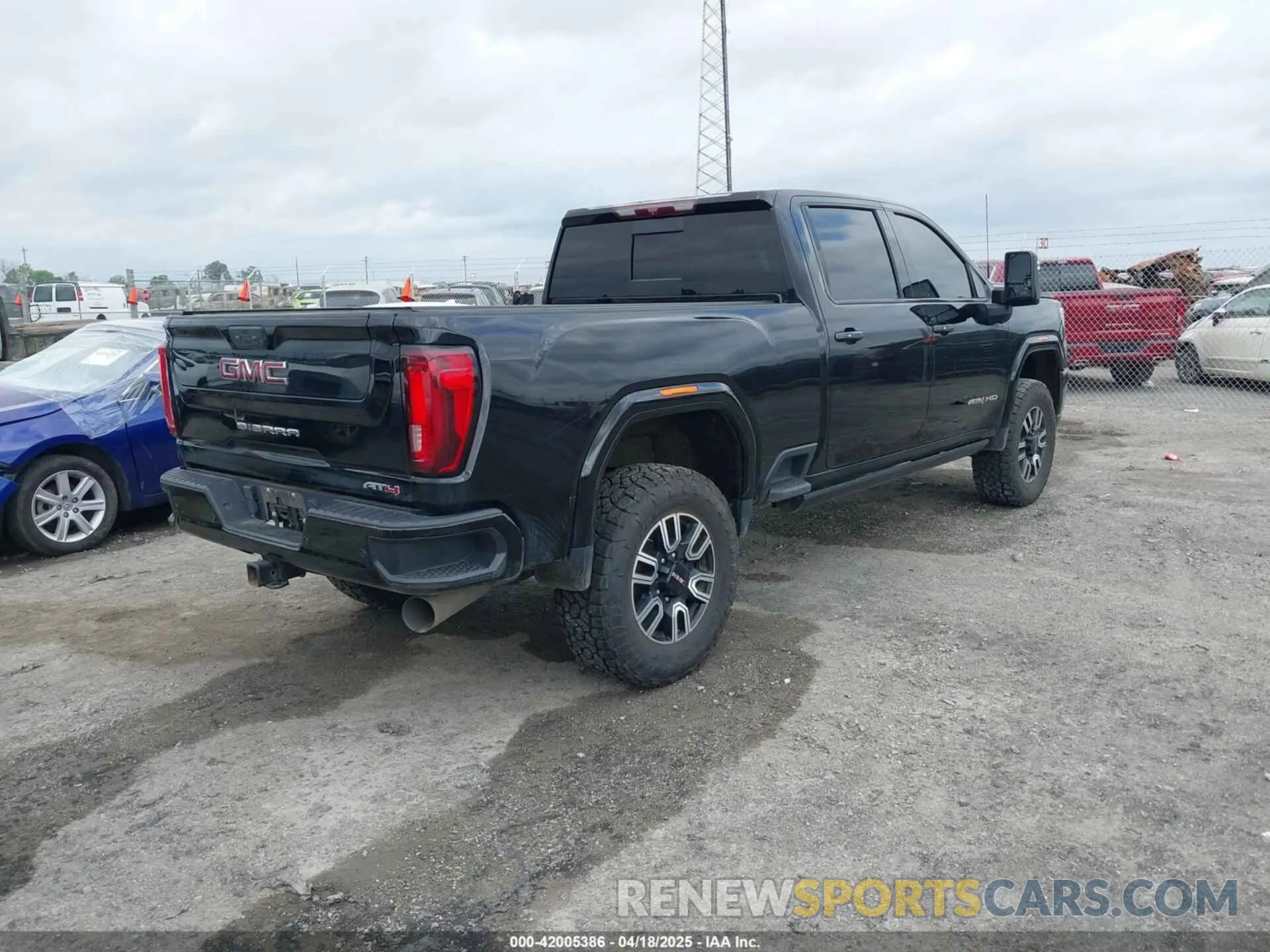 4 fotografías del automóvil dañado 1GT49PEY9NF193770 GMC SIERRA 2500HD 2022