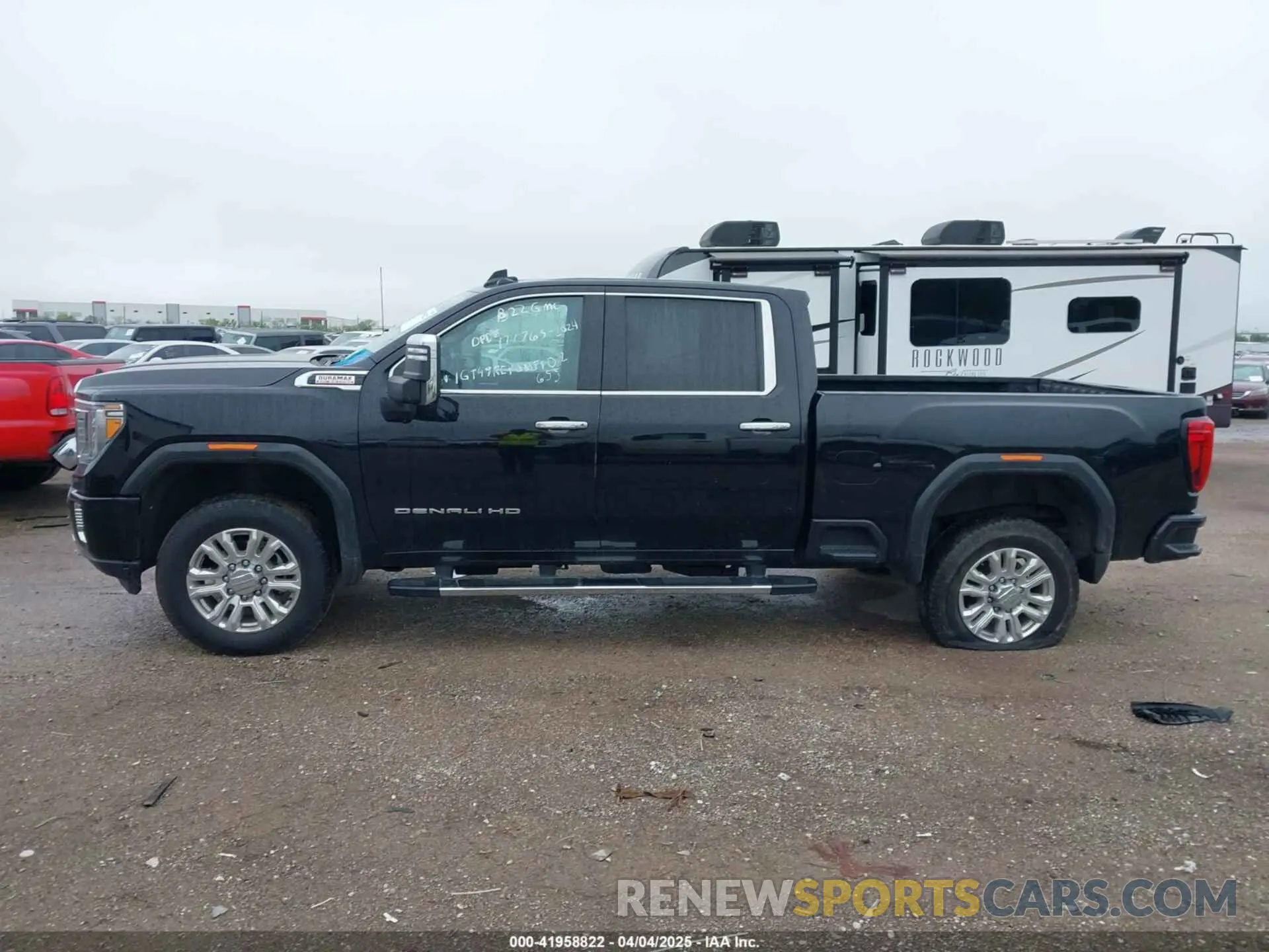 14 fotografías del automóvil dañado 1GT49REY0NF102655 GMC SIERRA 2500HD 2022
