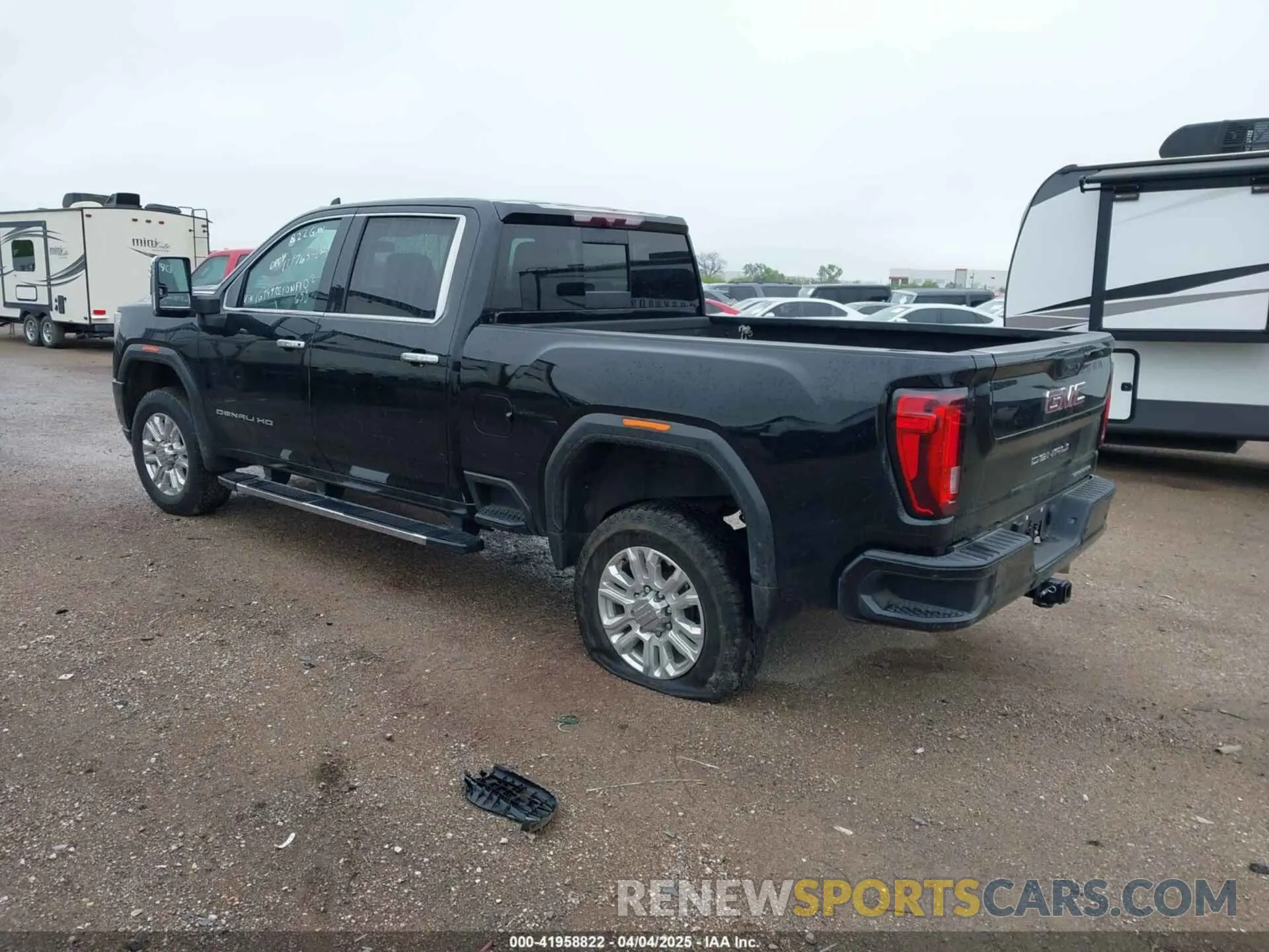 3 fotografías del automóvil dañado 1GT49REY0NF102655 GMC SIERRA 2500HD 2022