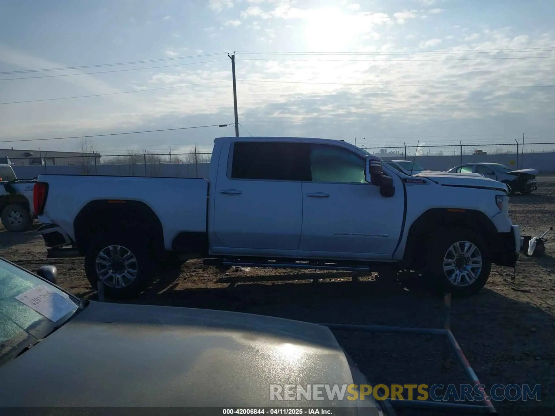 13 fotografías del automóvil dañado 1GT49REY0NF234251 GMC SIERRA 2500HD 2022