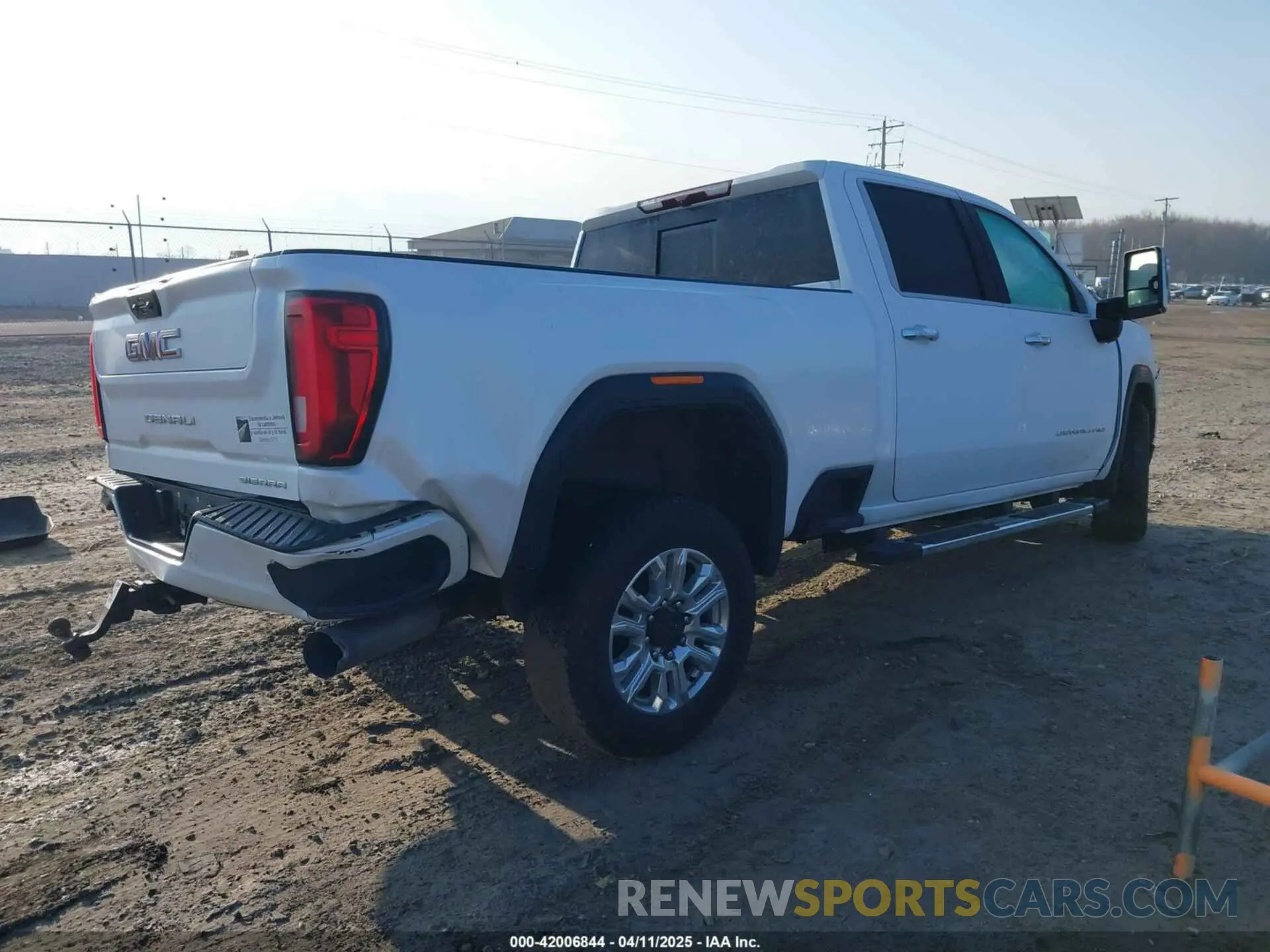 4 fotografías del automóvil dañado 1GT49REY0NF234251 GMC SIERRA 2500HD 2022