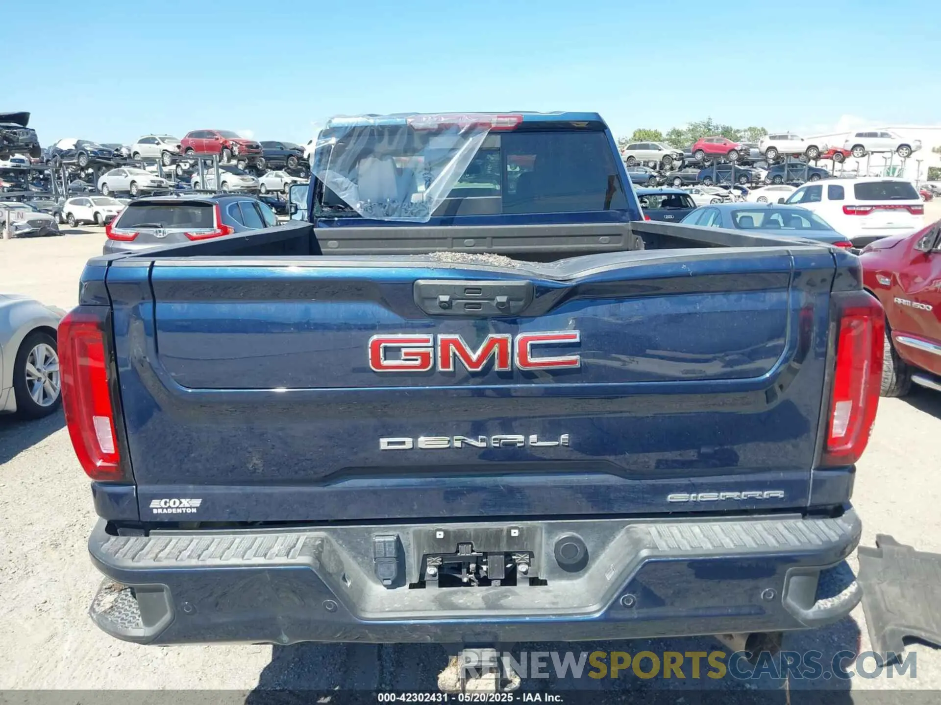 16 fotografías del automóvil dañado 1GT49REY2NF228676 GMC SIERRA 2500HD 2022