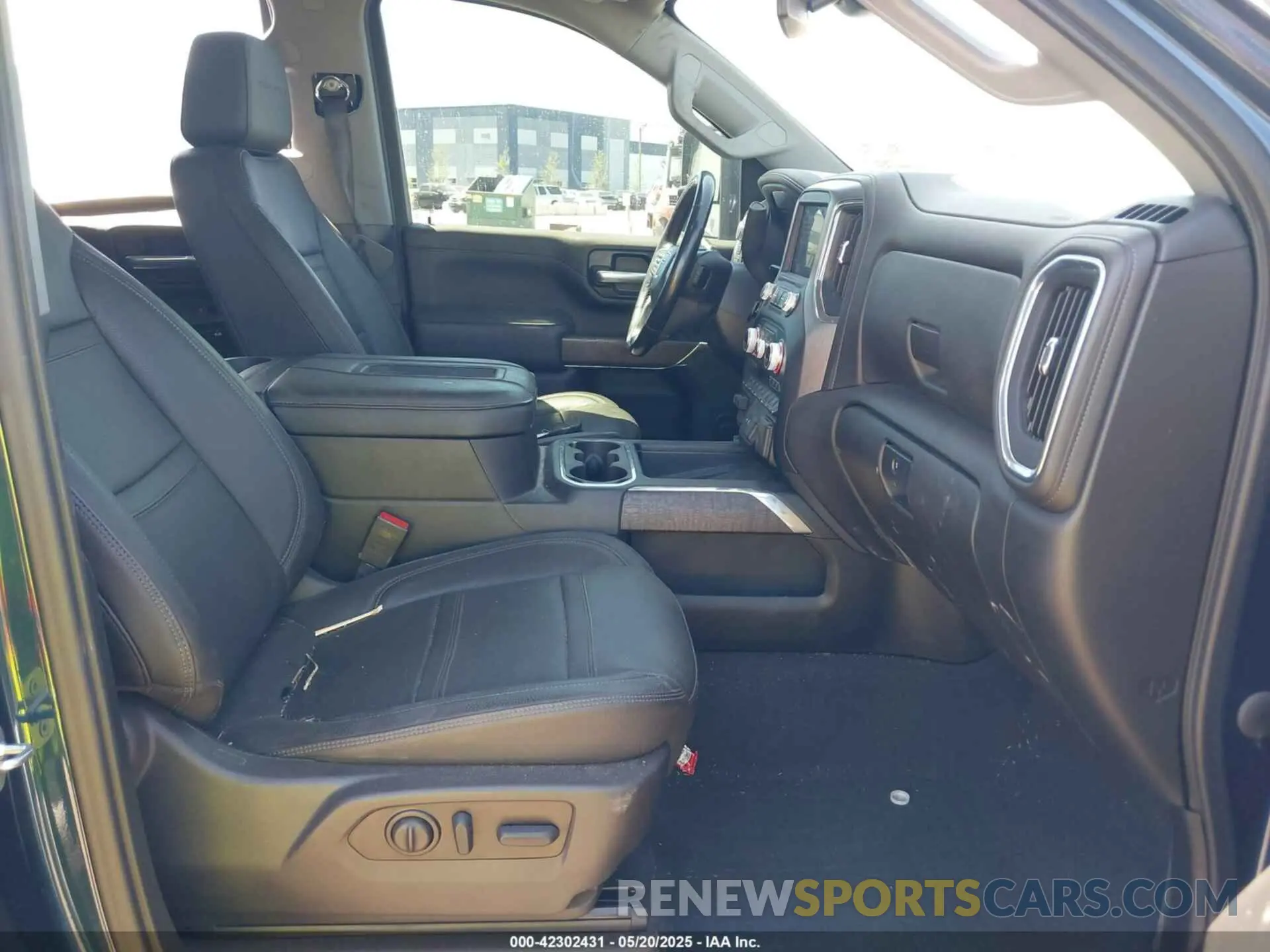 5 fotografías del automóvil dañado 1GT49REY2NF228676 GMC SIERRA 2500HD 2022
